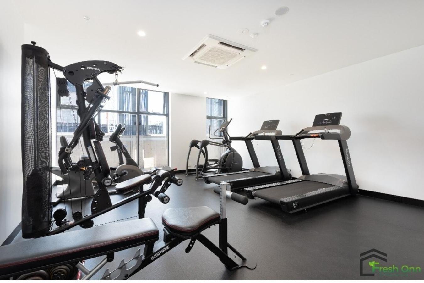Exquisite And Warm 1br Nest In Footscray Pool Gym Melbourne