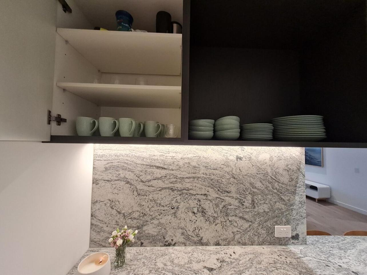 Irresistible 3br2ba Apt West Side Place Apartment Melbourne