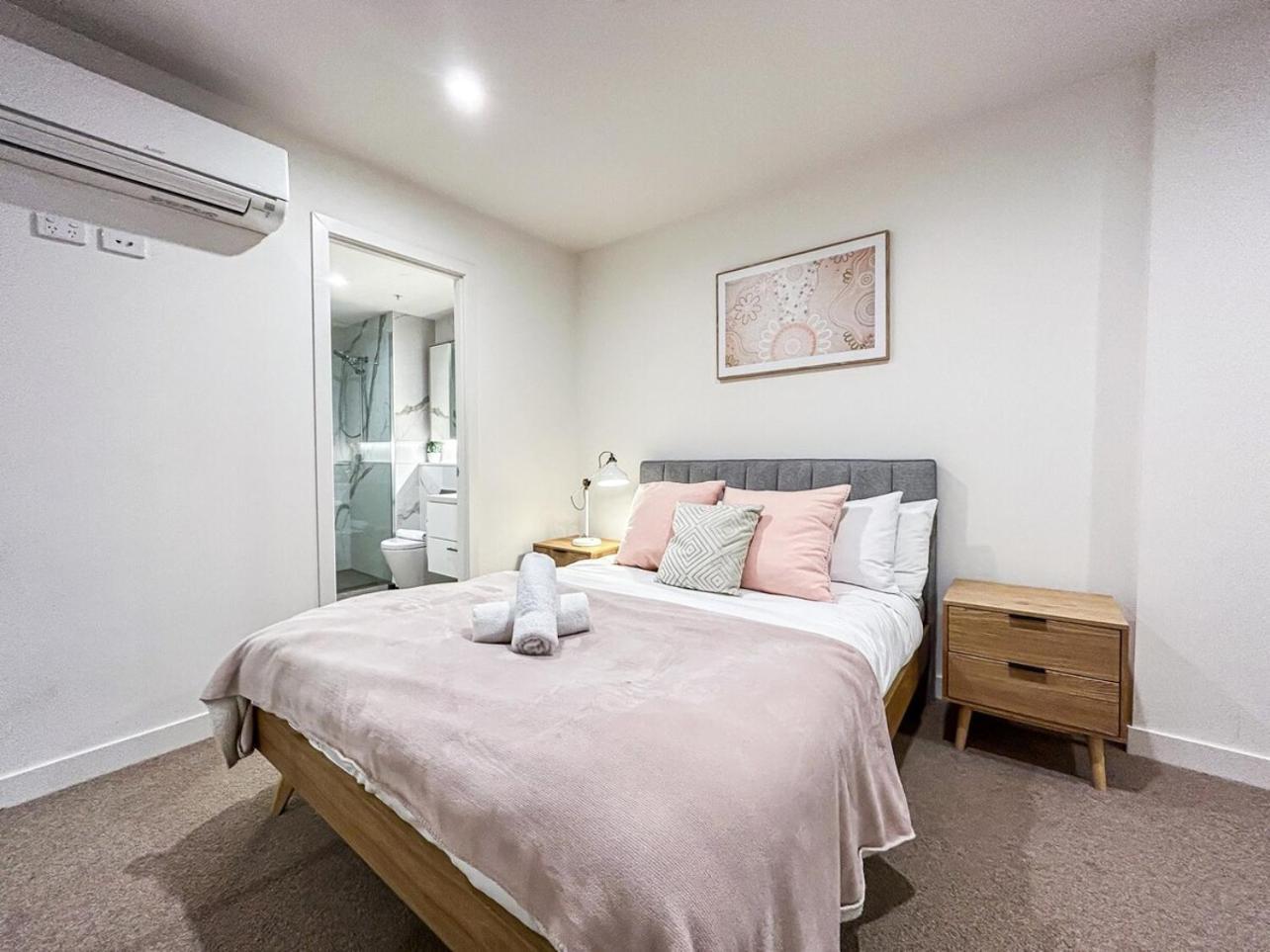 Close To Mel Uni 2br2ba Parking Balconywifigym