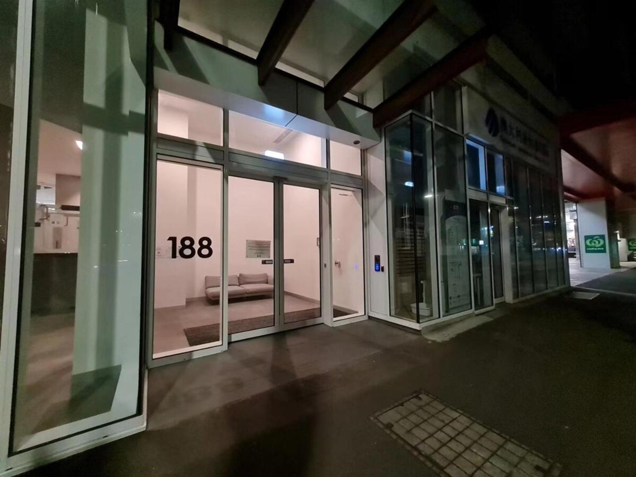Apartment Close To Mel Uni 2br2ba Parking Balconywifigym Melbourne
