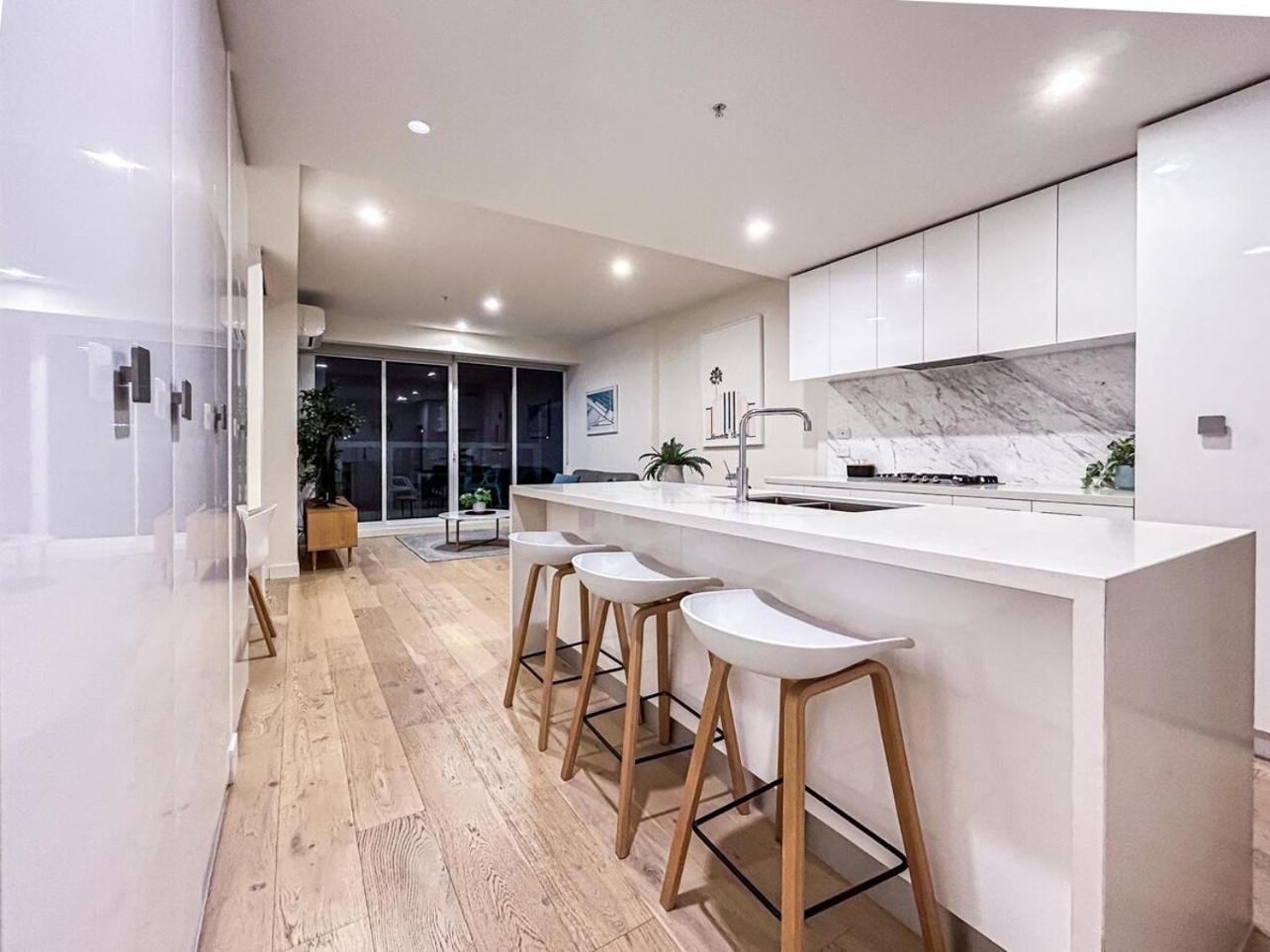 Close To Mel Uni 2br2ba Parking Balconywifigym Apartment