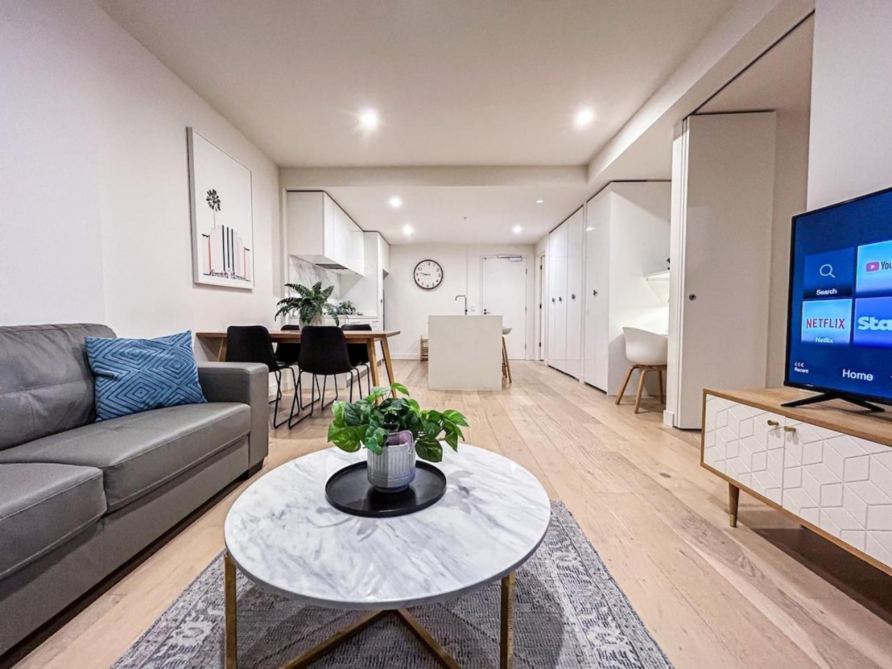 Apartment Close To Mel Uni 2br2ba Parking Balconywifigym *