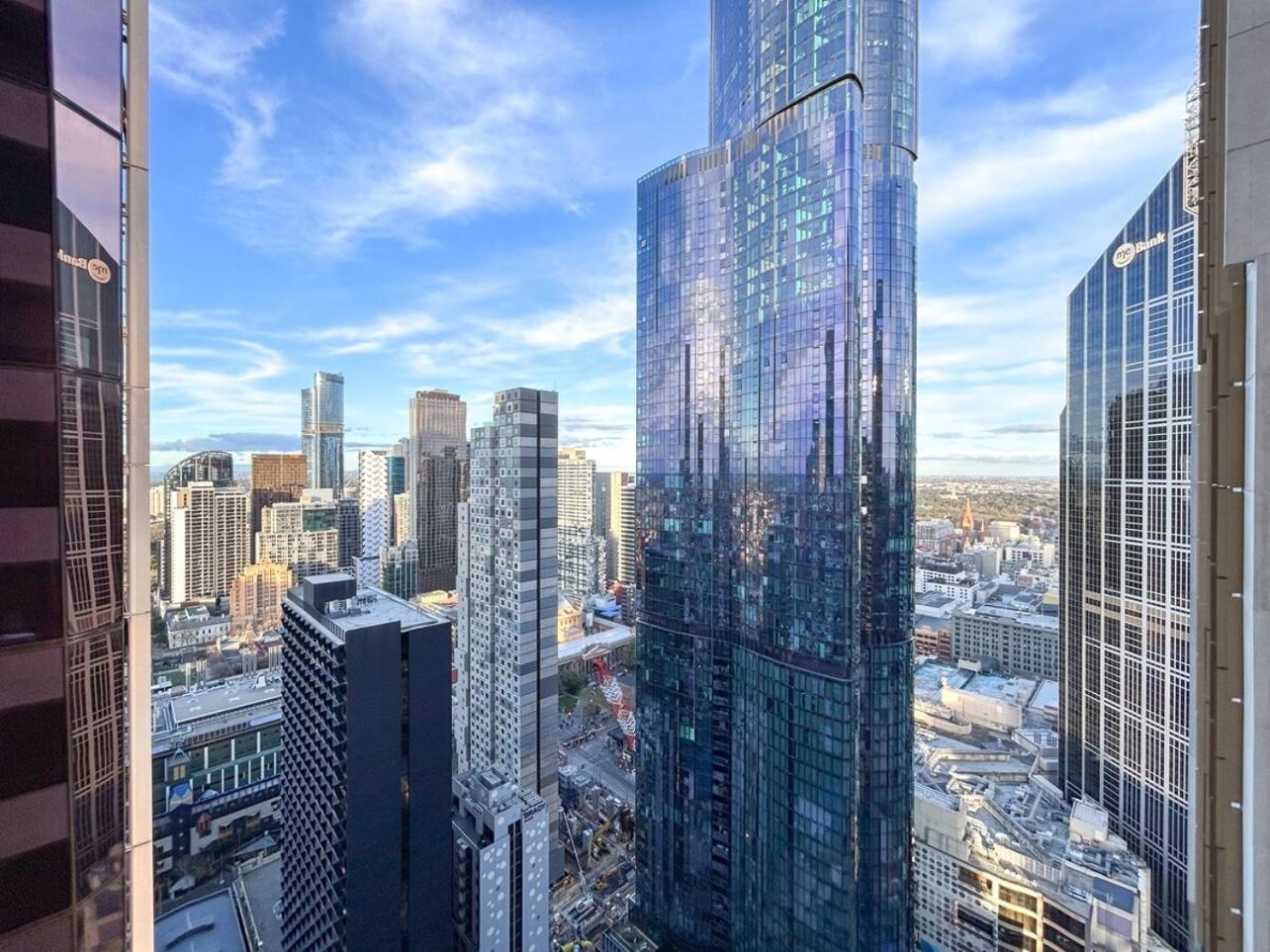 Apartment High Level On 42th Floor 2br 1ba Balcony