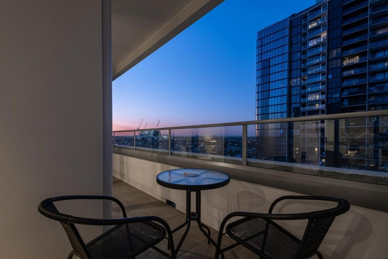 Pleasant &bright 2br2ba Footscray Pool