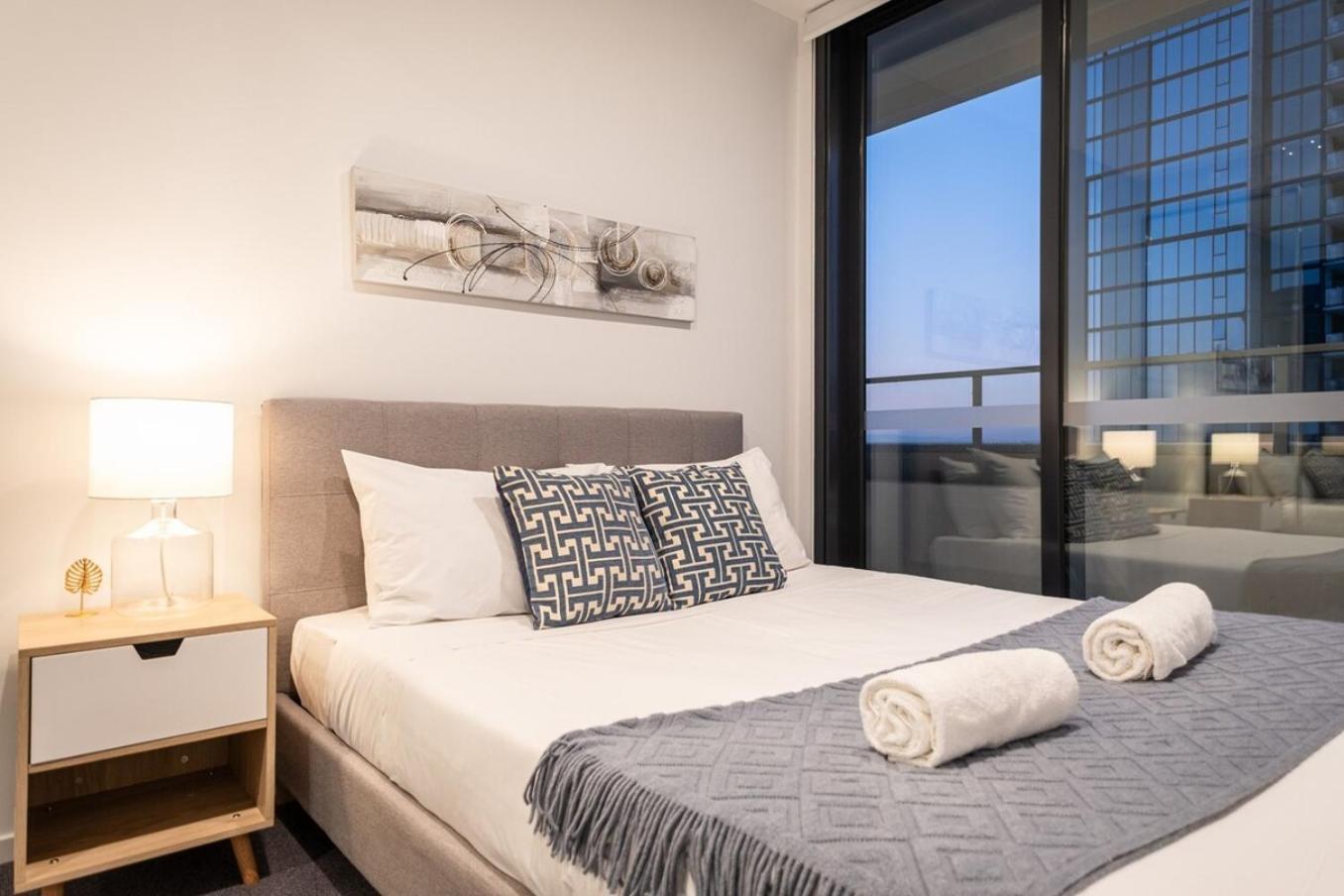 Apartment Pleasant &bright 2br2ba Footscray Pool