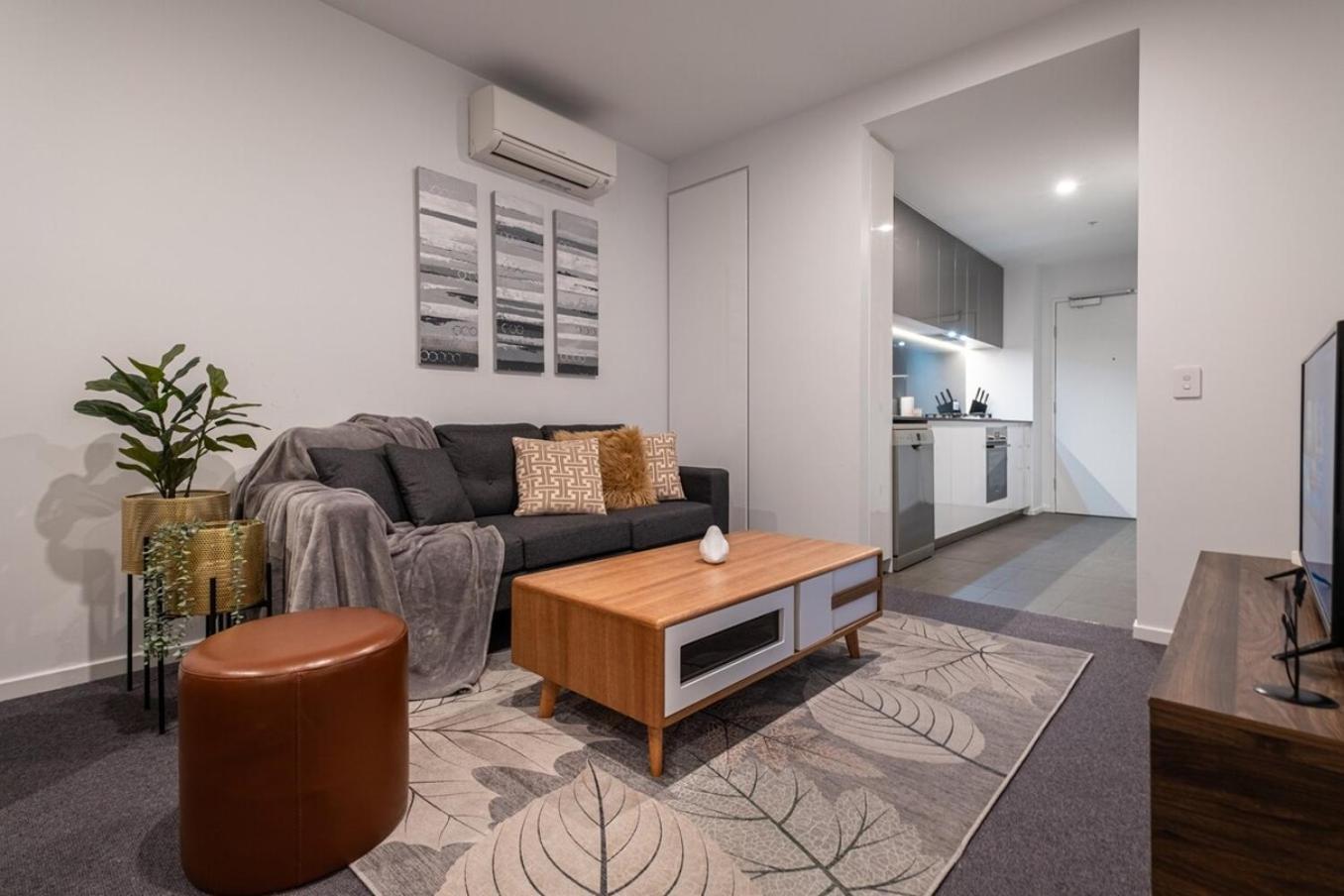 Apartment Pleasant &bright 2br2ba Footscray Pool Melbourne