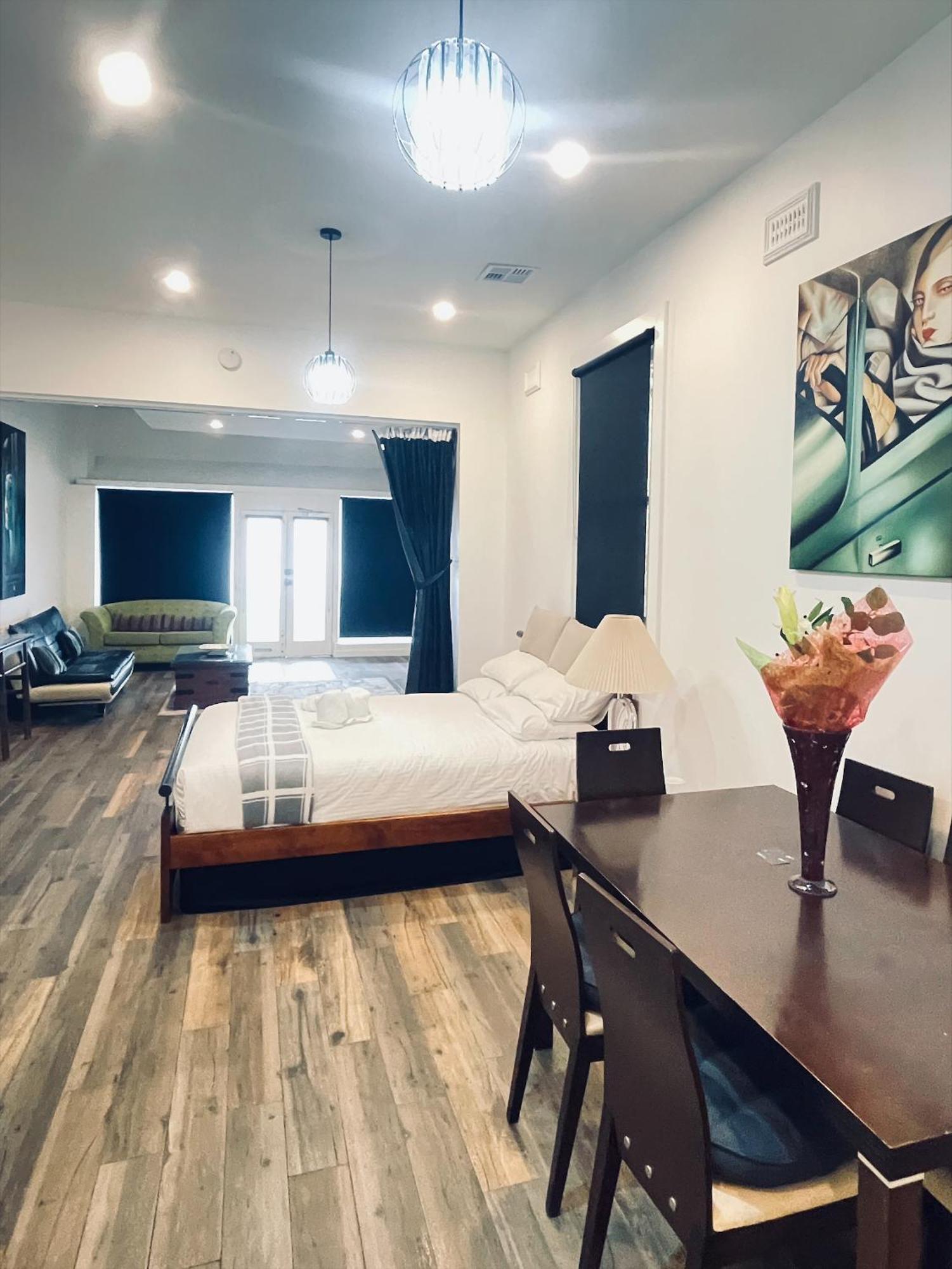 Northcote Spacious *
