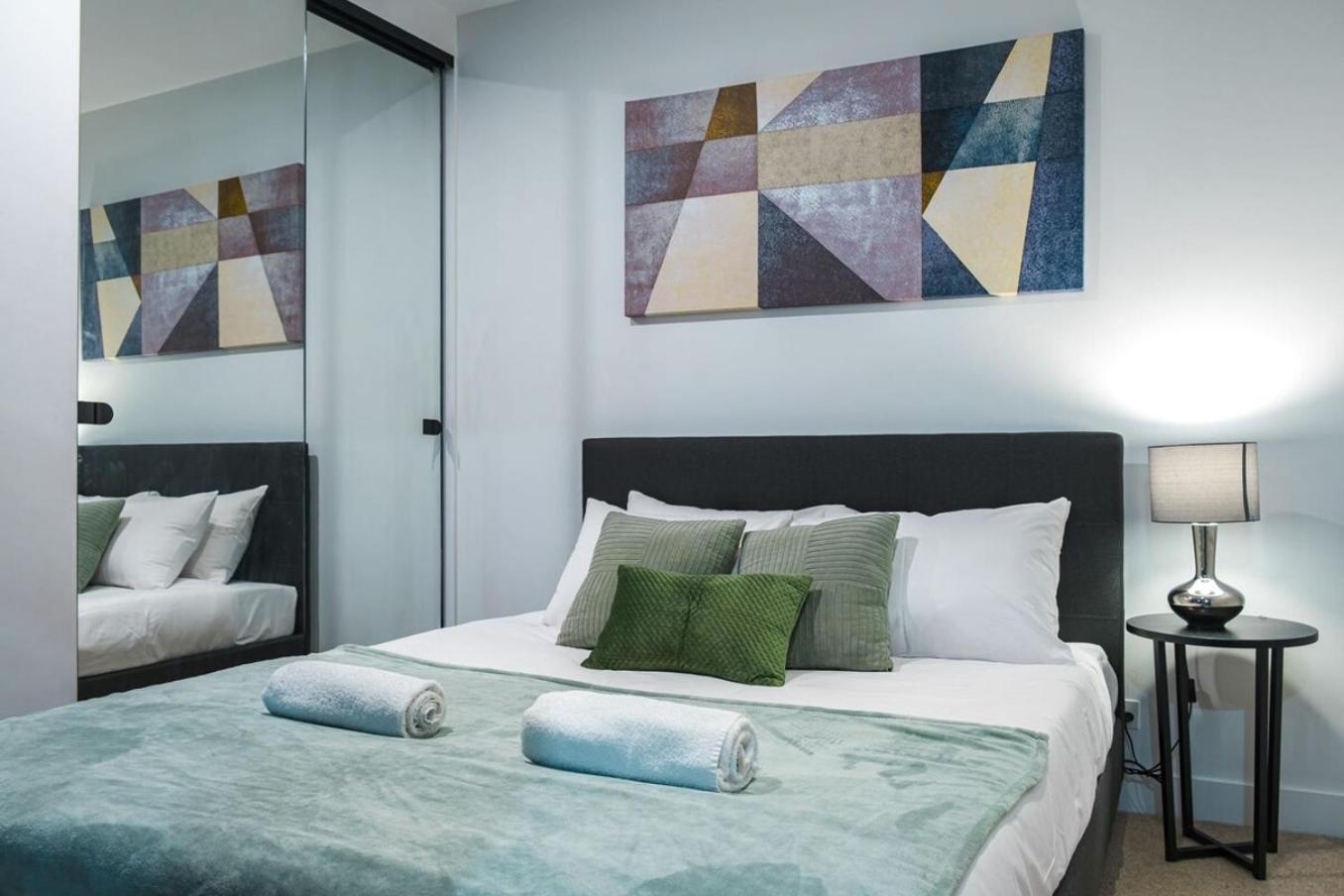 Next To Marvel Stadium 2br Free Parking Melbourne