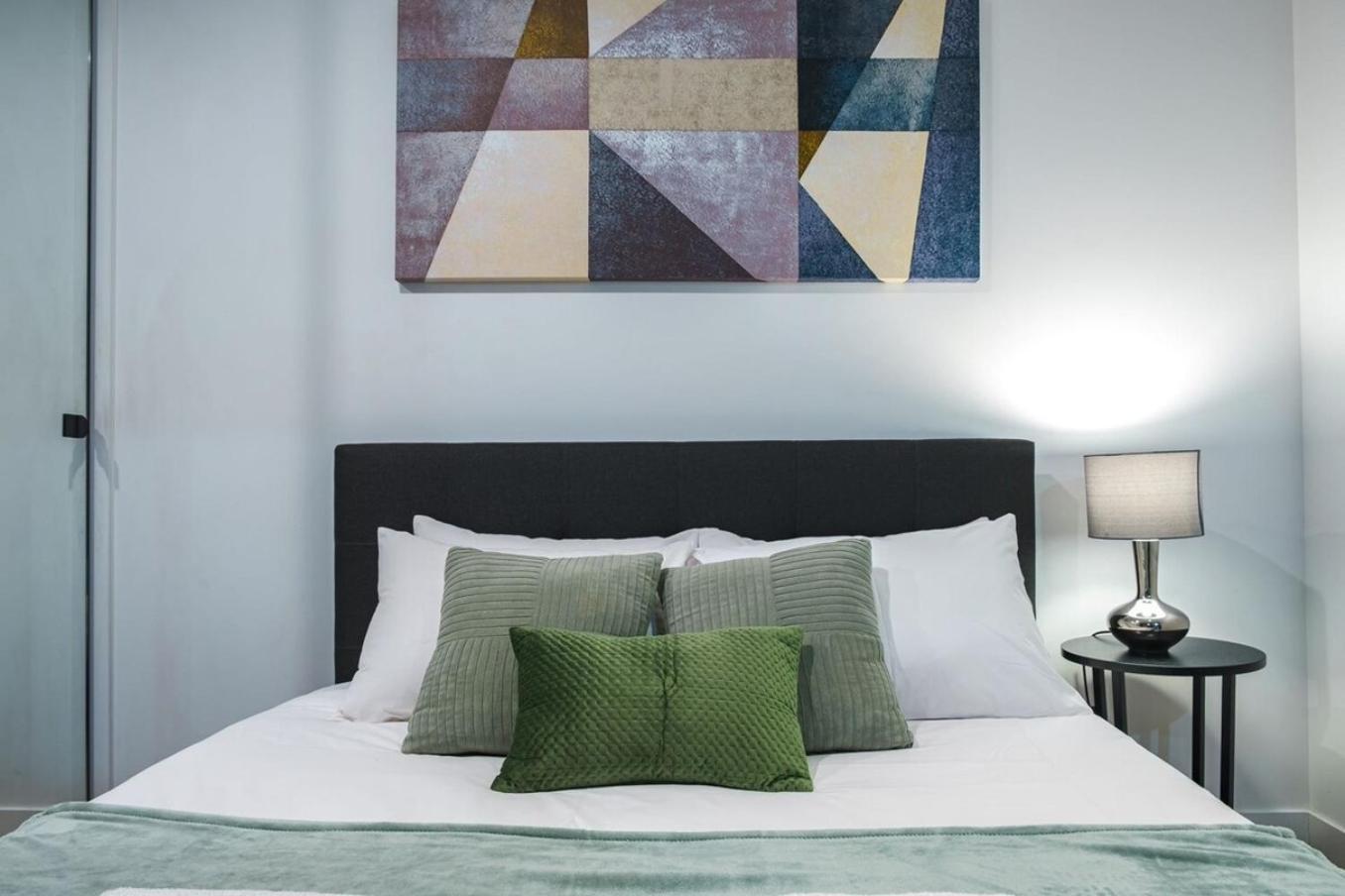Apartment Next To Marvel Stadium 2br Free Parking