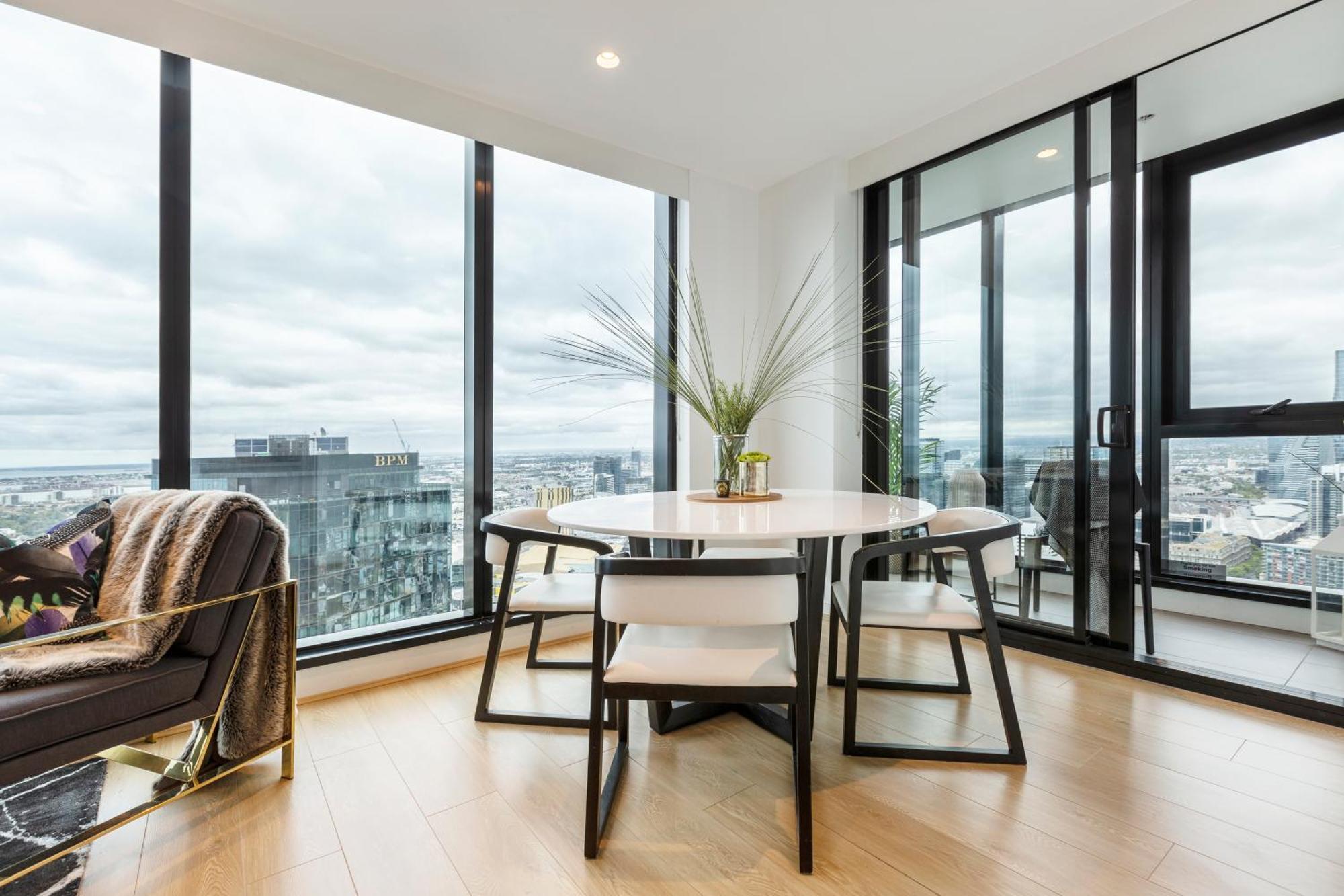 Sensational 270 Manhattan Views Opposite Crown *