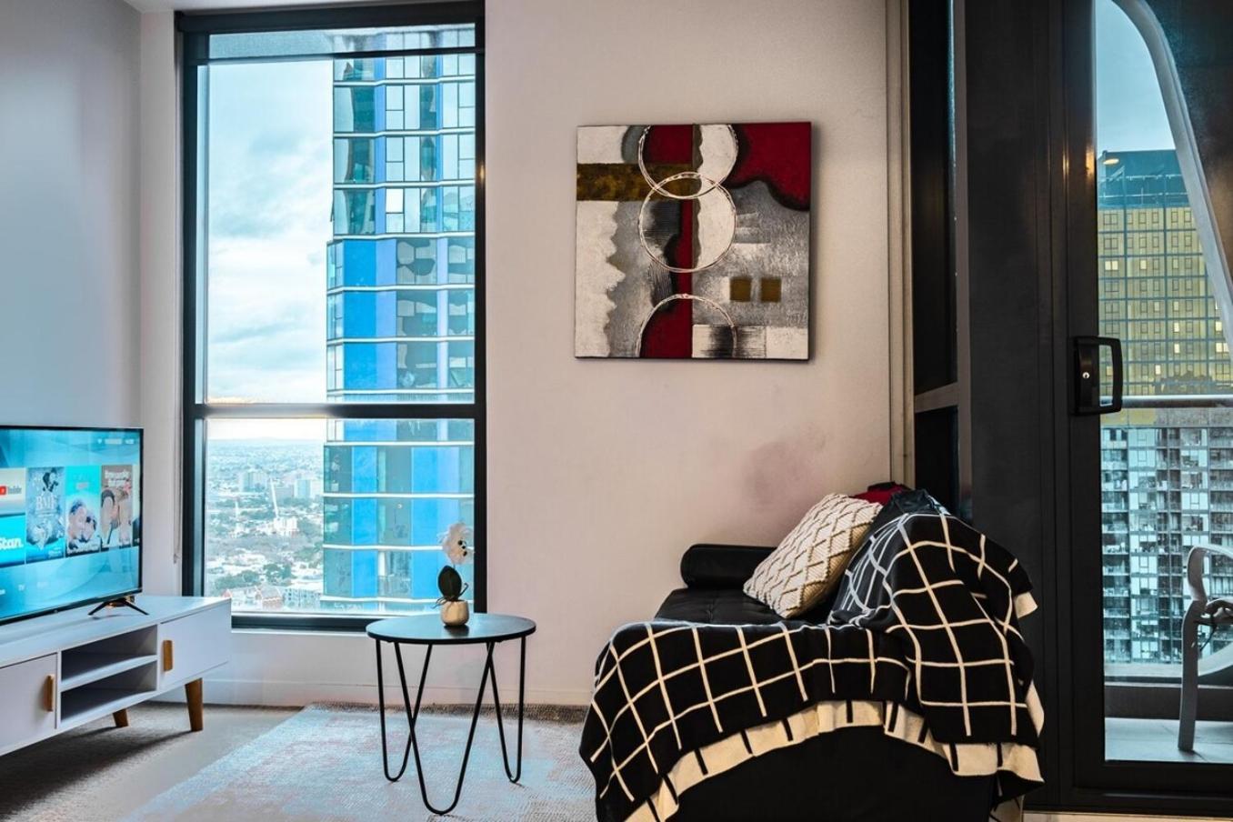 Elegant 1br1ba In High Level Wifibalcony Apartment Melbourne