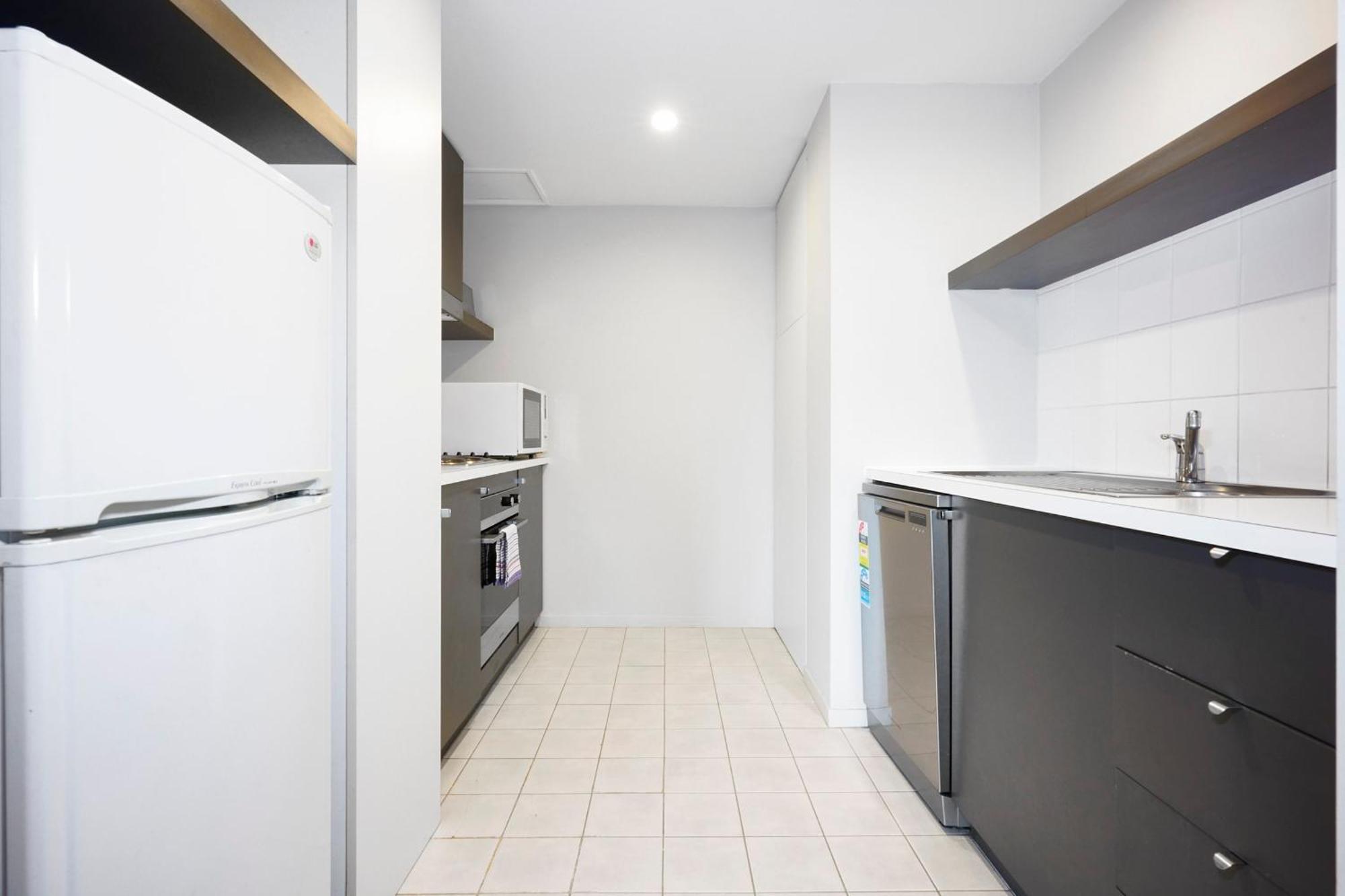 Southbank Retreat With Car Park Gym Pool & Hot Tub Apartment