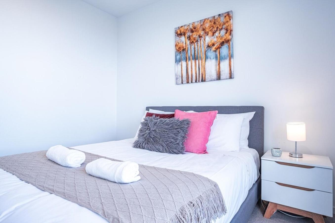 3br2ba In Footscarypoolcar Parkwifi Apartment