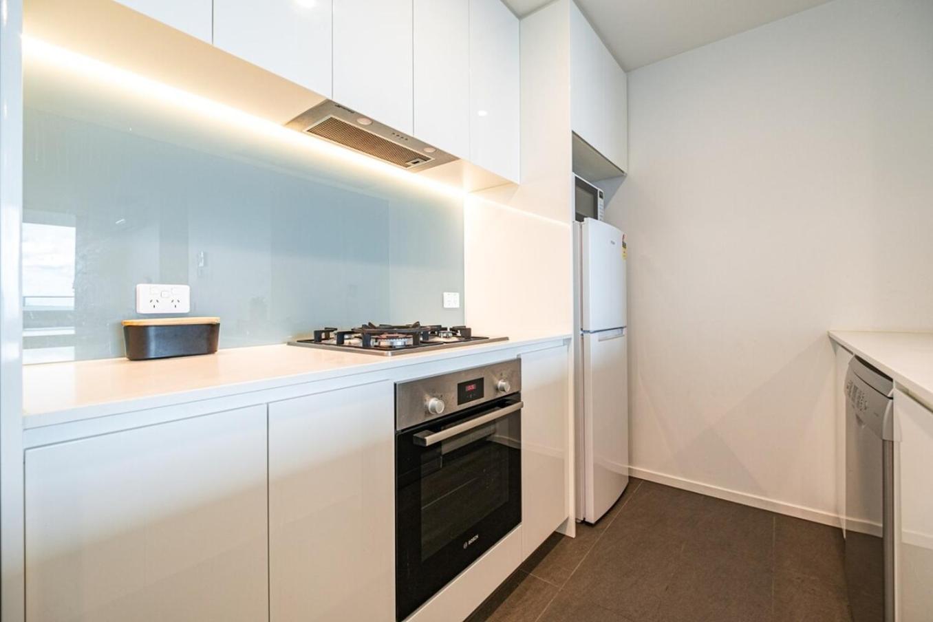 Apartment 3br2ba In Footscarypoolcar Parkwifi *