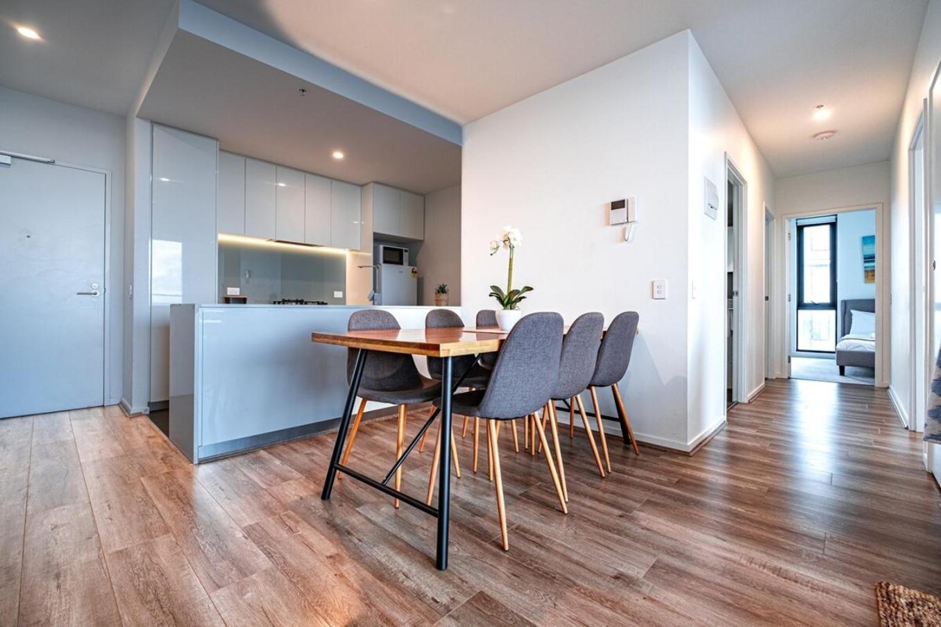 3br2ba In Footscarypoolcar Parkwifi Melbourne