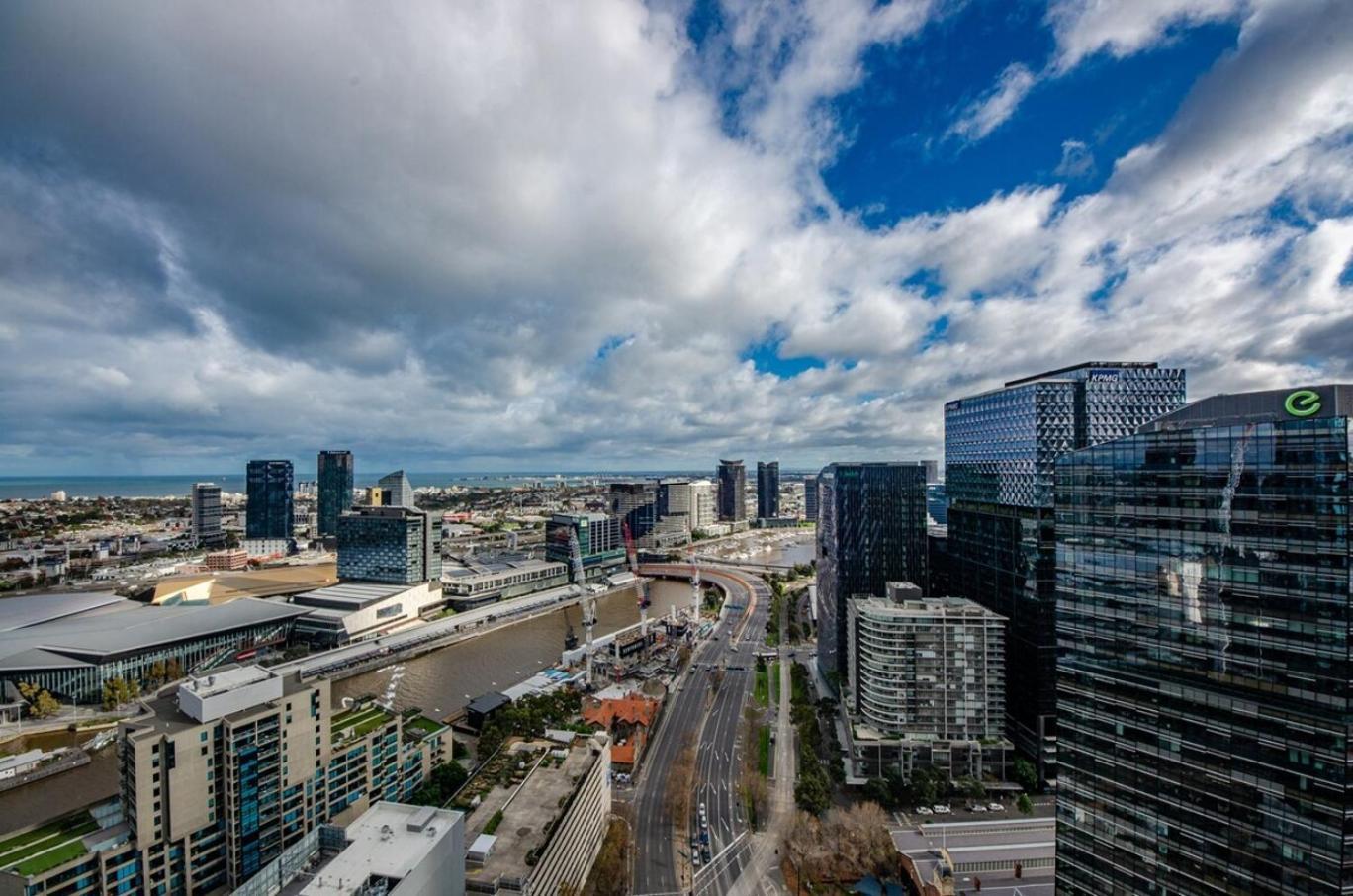 Unbeatable View 2br1ba Mq Balcony Poolgymgarde Apartment Melbourne
