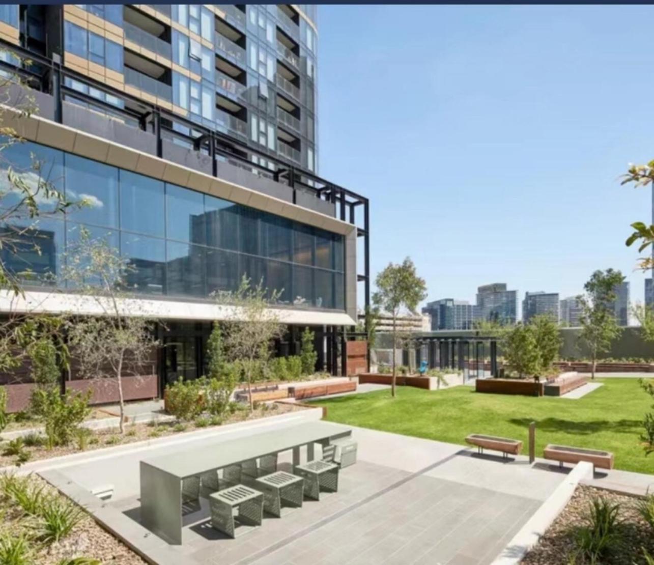 Unbeatable View 2br1ba Mq Balcony Poolgymgarde Apartment Melbourne