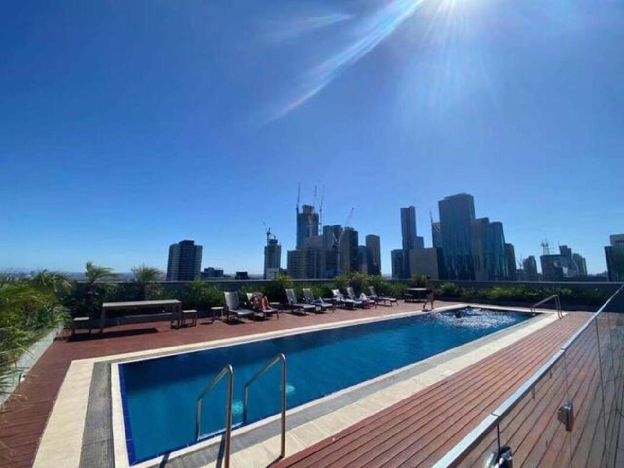 View 2br At William St Pool Gym Balcony Apartment *