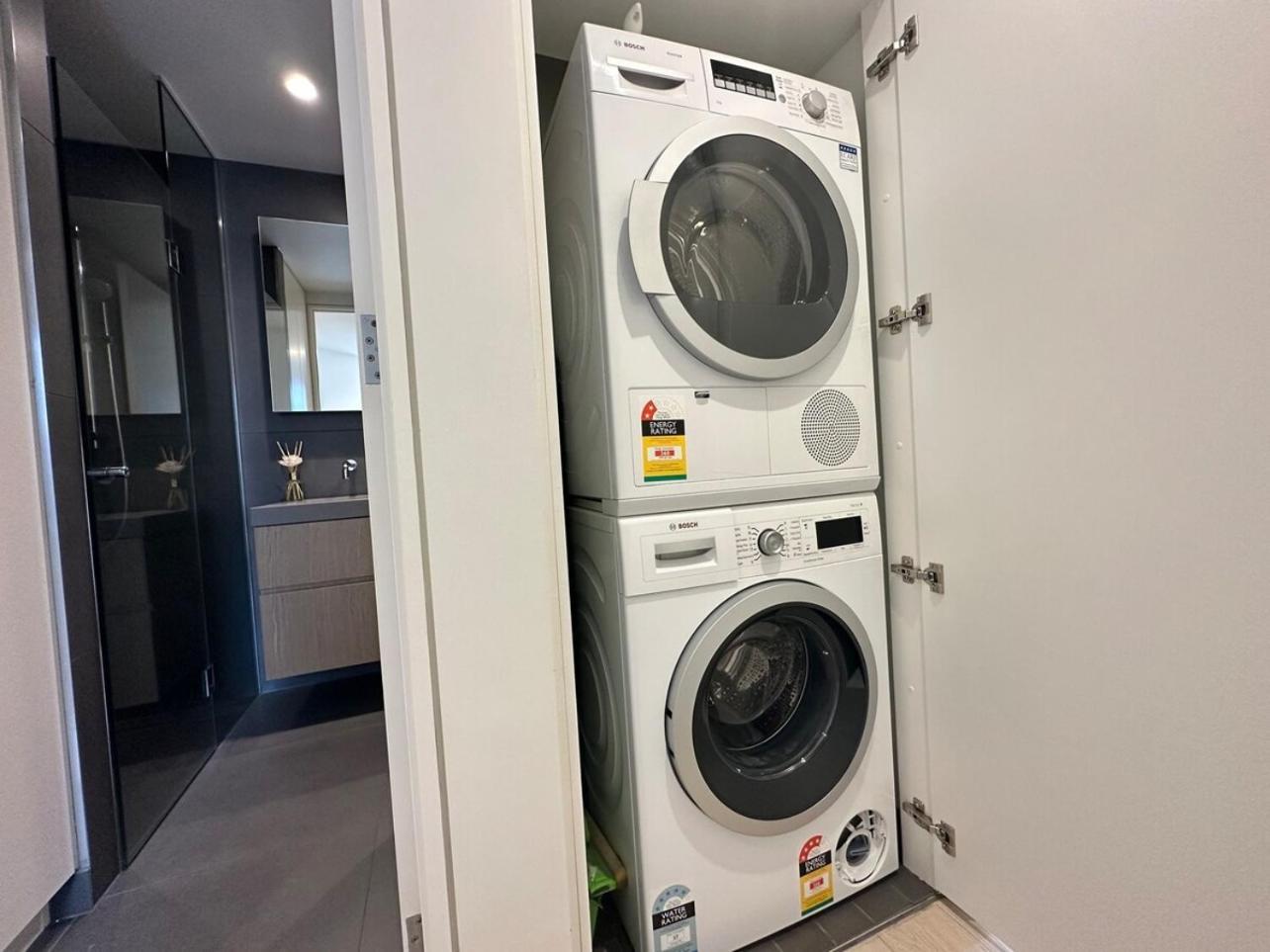 Stunning 2br2ba North Melwi-fifree Parking * Melbourne