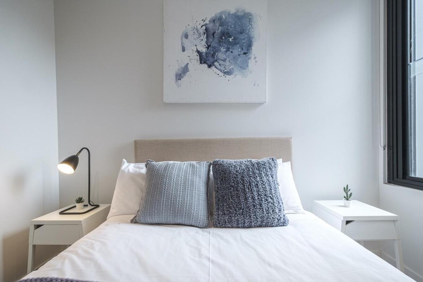 Stunning 2br2ba North Melwi-fifree Parking Apartment Melbourne