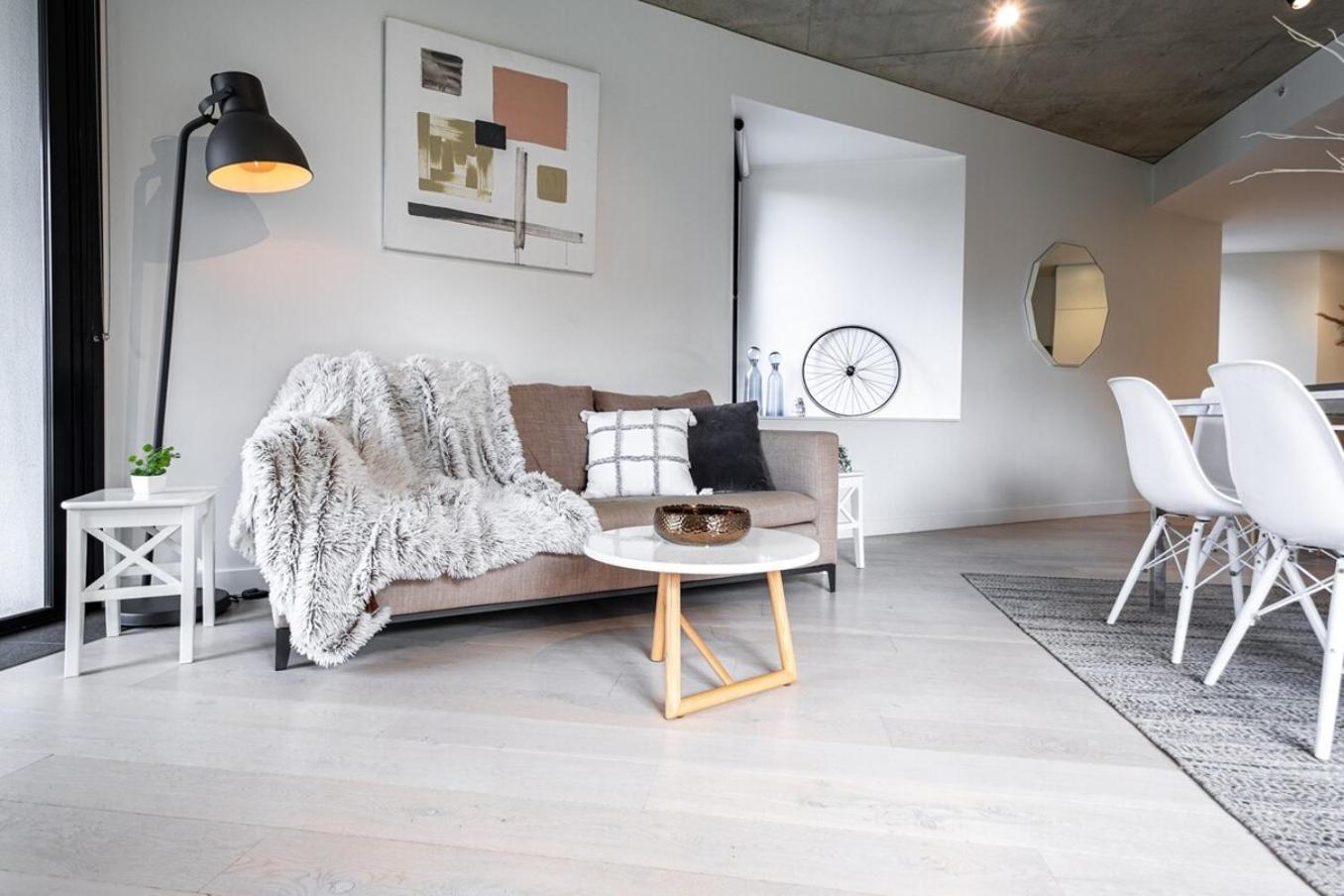 Stunning 2br2ba North Melwi-fifree Parking Apartment Melbourne