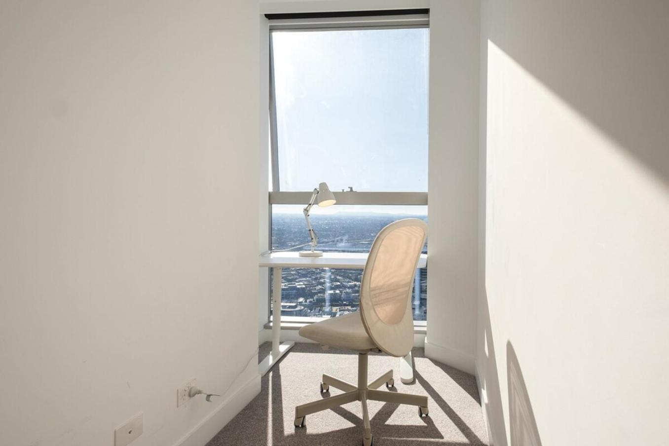 Panoramic View Highlevel 2brwest Side Swimgym Apartment *