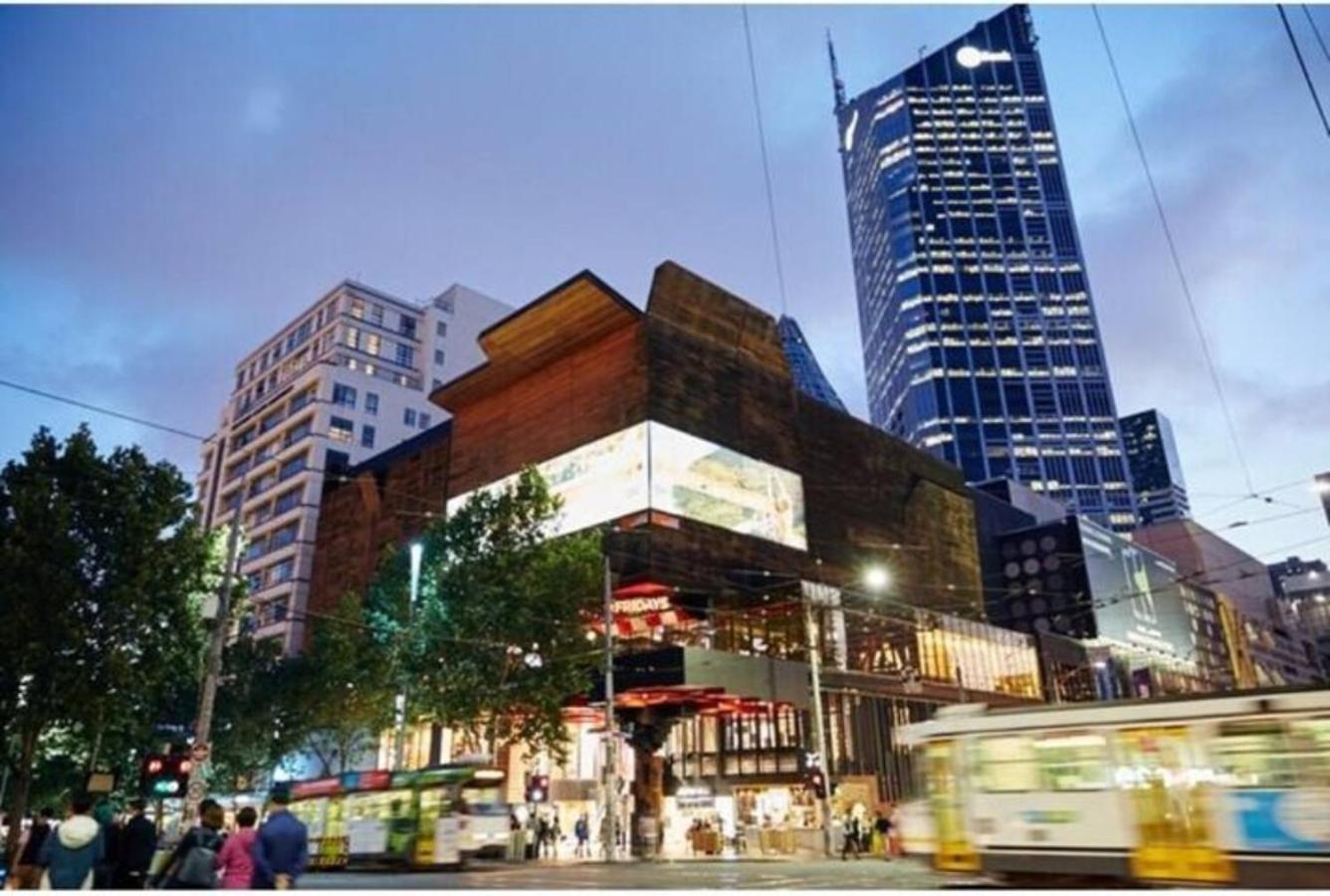 Luxury Living On Floors 3 Bedroom Melbournecbd *
