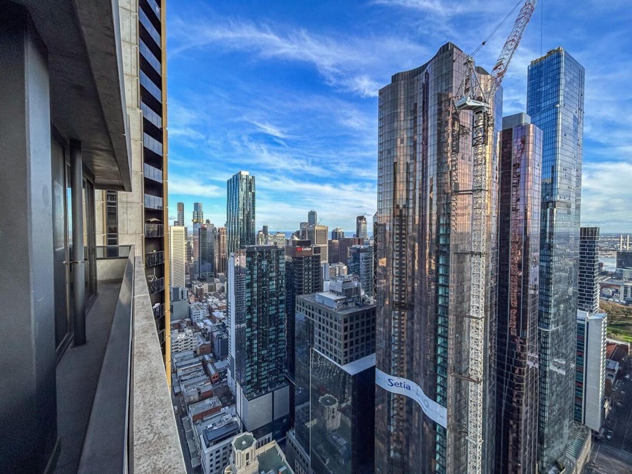 Apartment Luxury Living On Floors 3 Bedroom Melbournecbd Melbourne