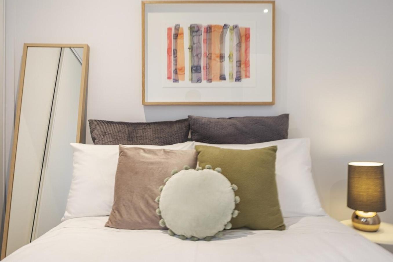 Luxury Living On Floors 3 Bedroom Melbournecbd Melbourne