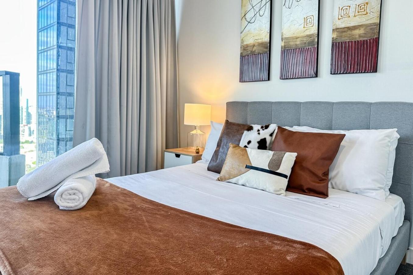 Leisure 2br1ba Southbank Free Parkingpool Apartment