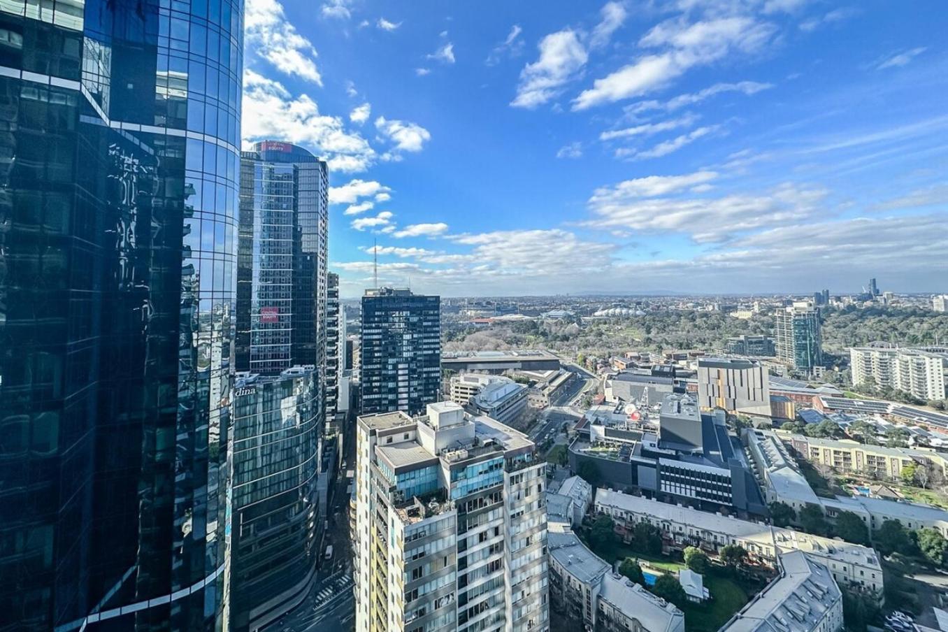 Leisure 2br1ba Southbank Free Parkingpool Melbourne