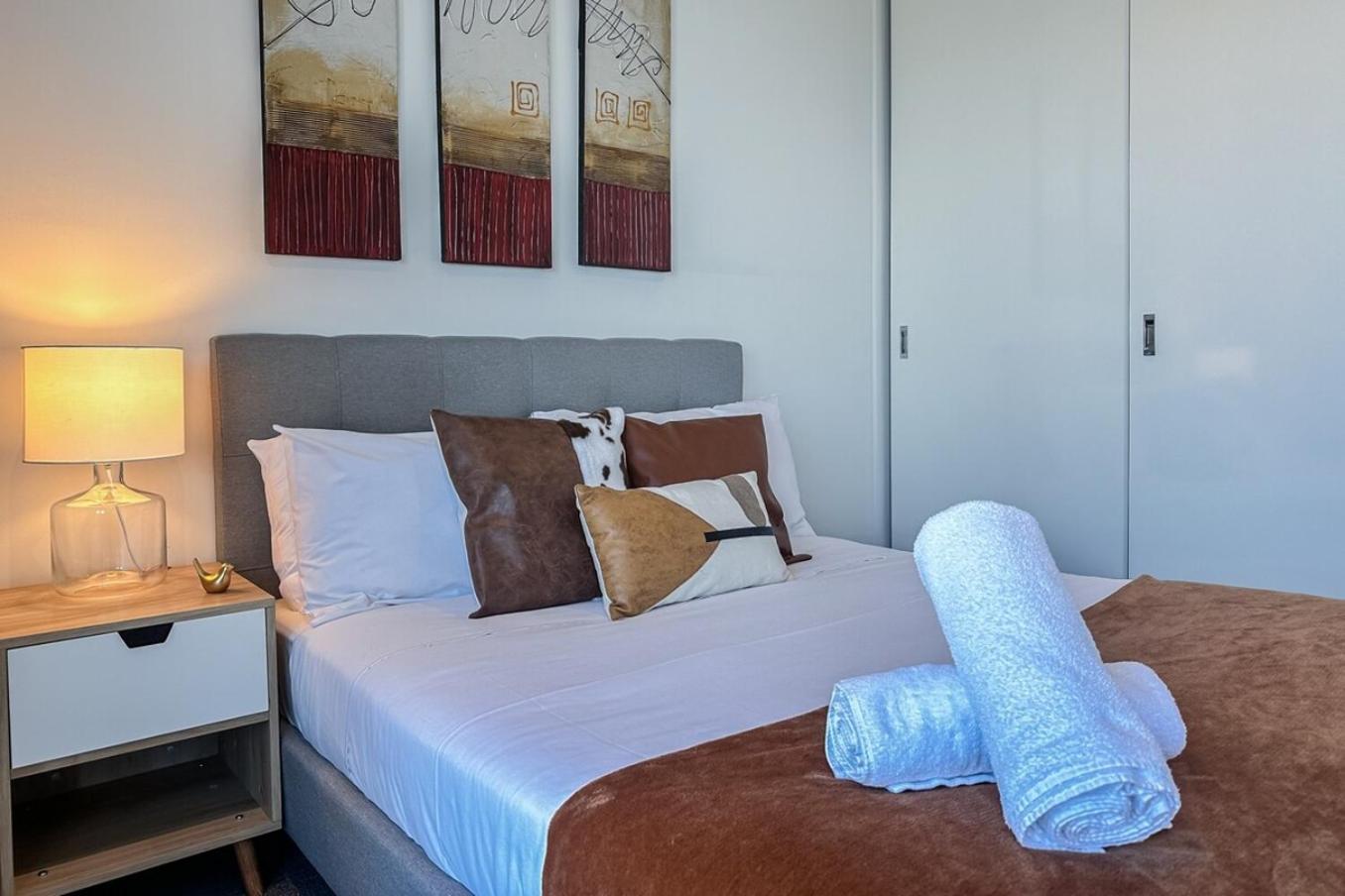 Leisure 2br1ba Southbank Free Parkingpool Apartment *