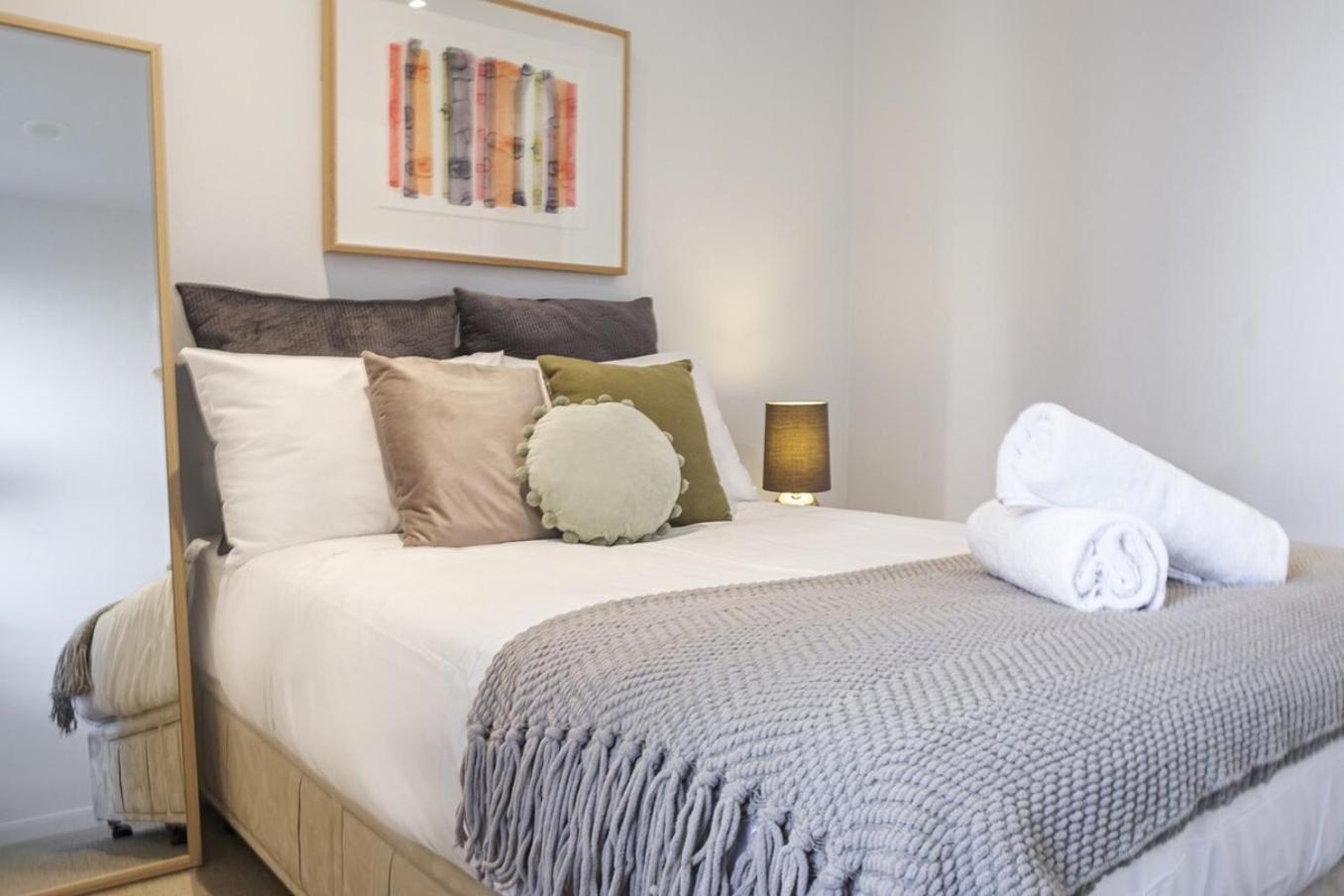 Luxury Living On Floors 3 Bedroom Melbournecbd * Melbourne