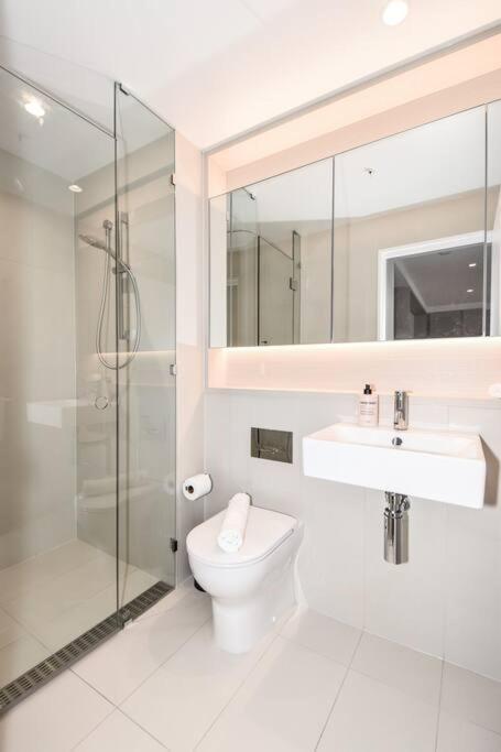 Apartment 74d Charming 2br Abnb With Modern Touches With Free Parking Melbourne