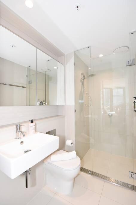 Apartment 74d Charming 2br Abnb With Modern Touches With Free Parking Melbourne