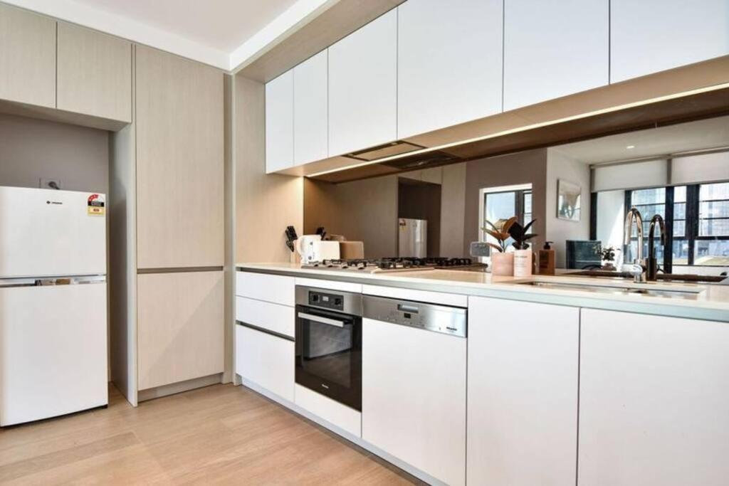 Apartment 74d Charming 2br Abnb With Modern Touches With Free Parking