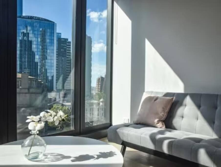 74d Charming 2br Abnb With Modern Touches With Free Parking Melbourne