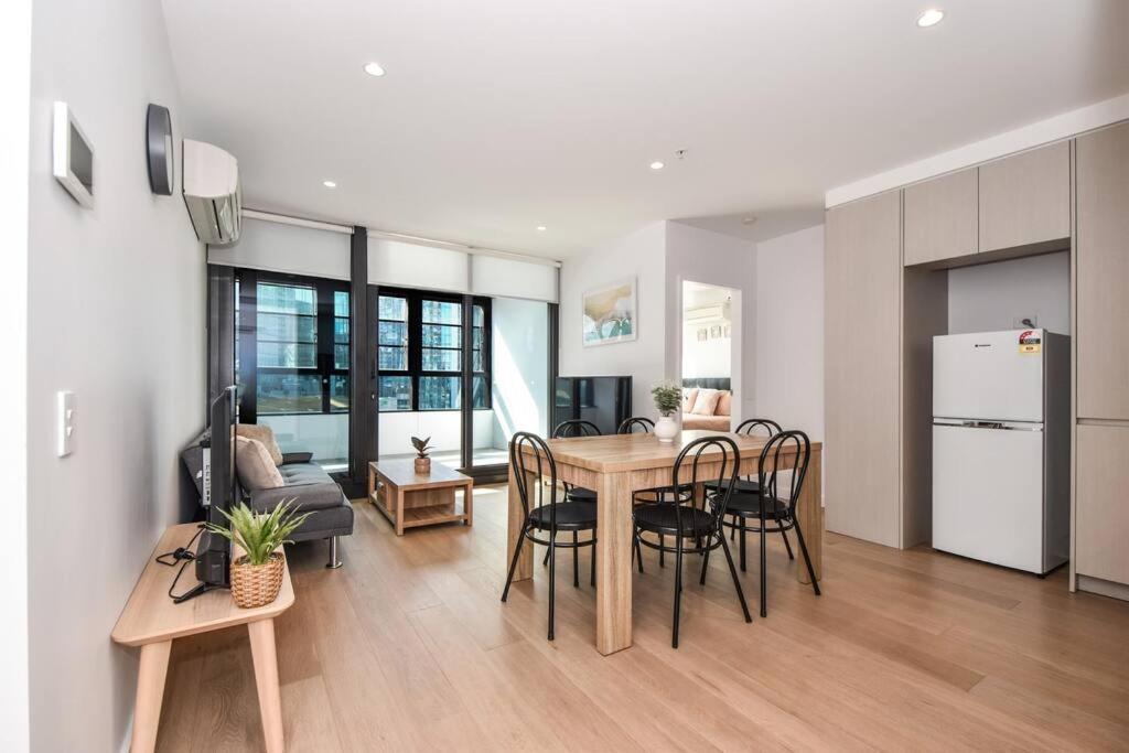 74d Charming 2br Abnb With Modern Touches With Free Parking *