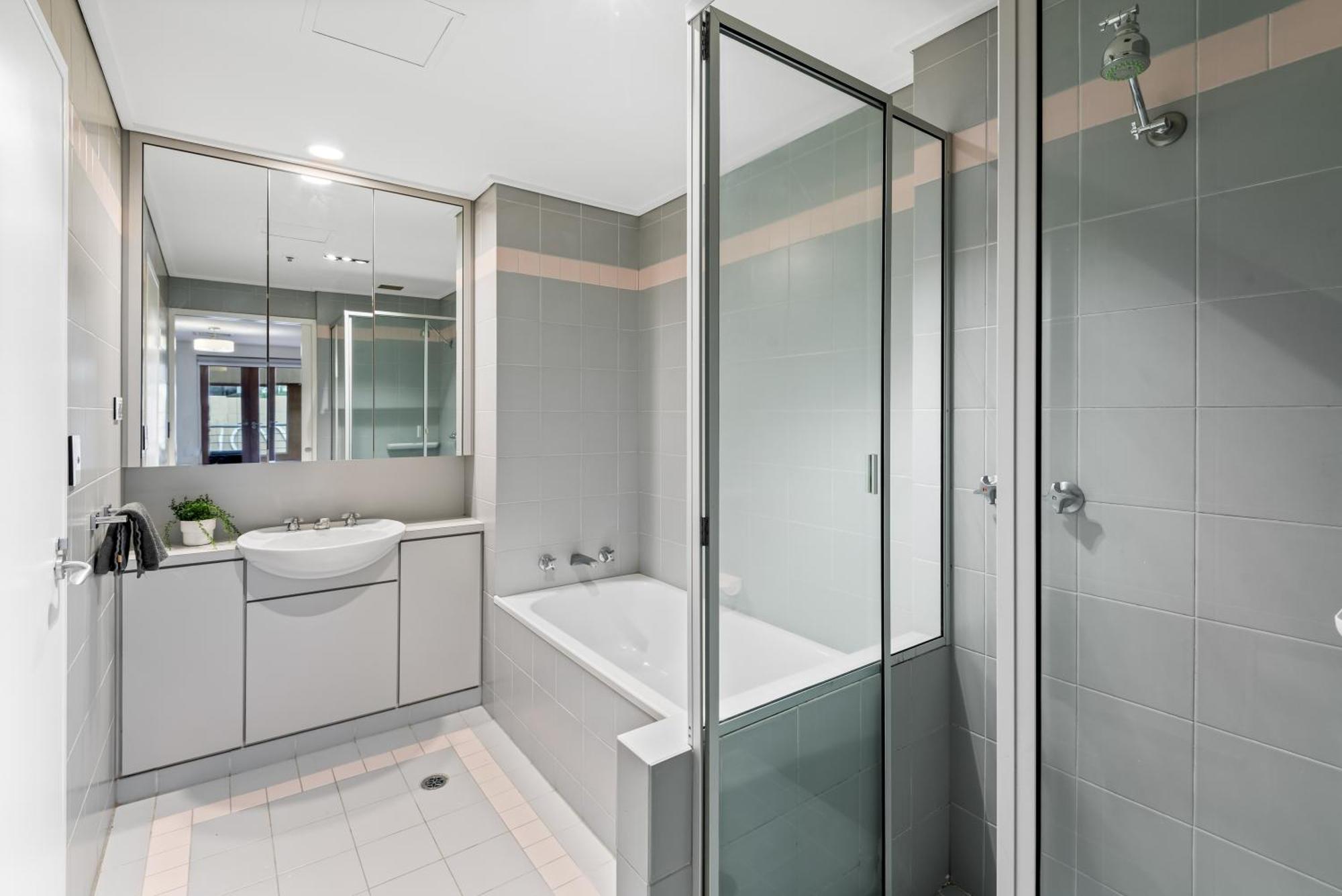 Complete Host Armytage Apartment