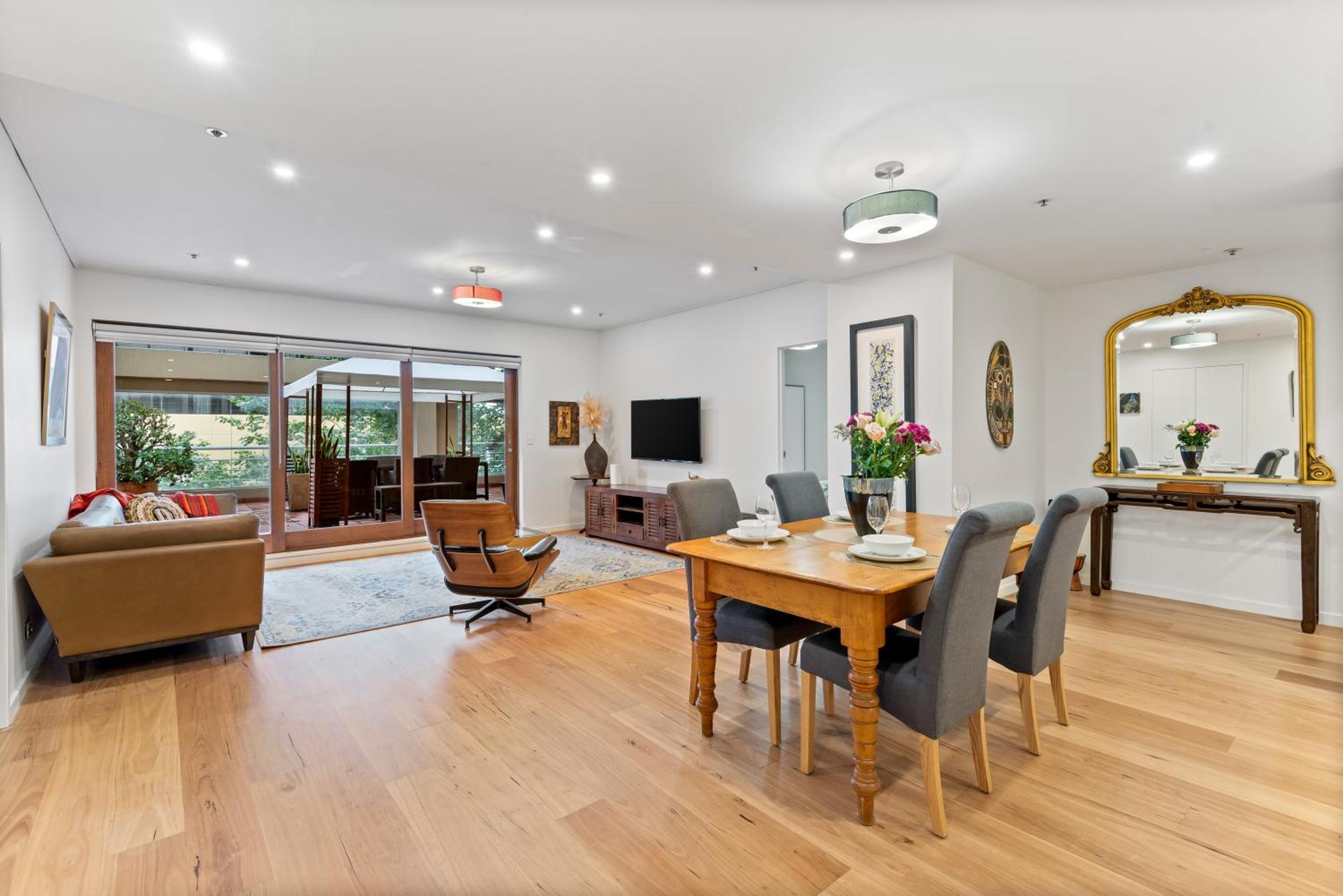 Apartment Complete Host Armytage