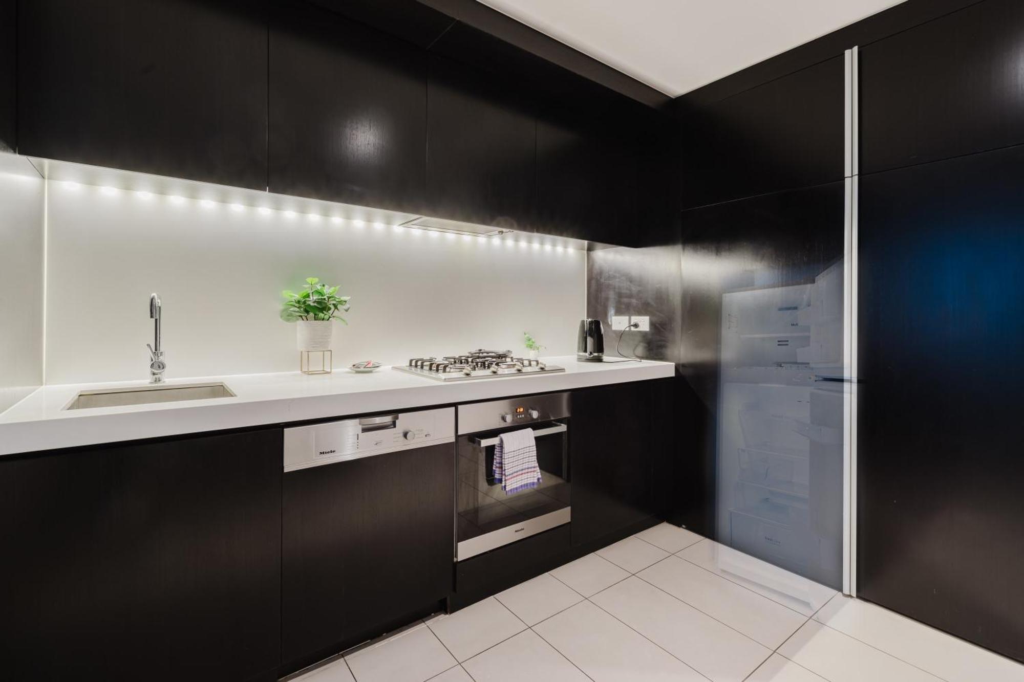 Chic 1-bed In With Parking Near Cbd