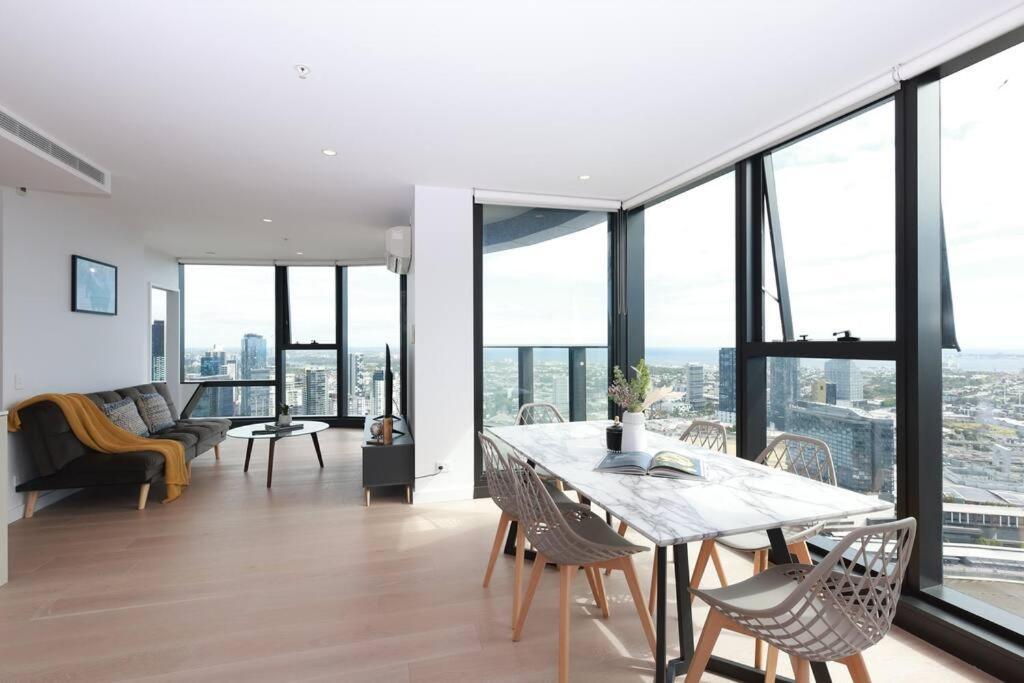 10d Stunning Ocean And Yara River View 2bedroom Abnb With Free Parking