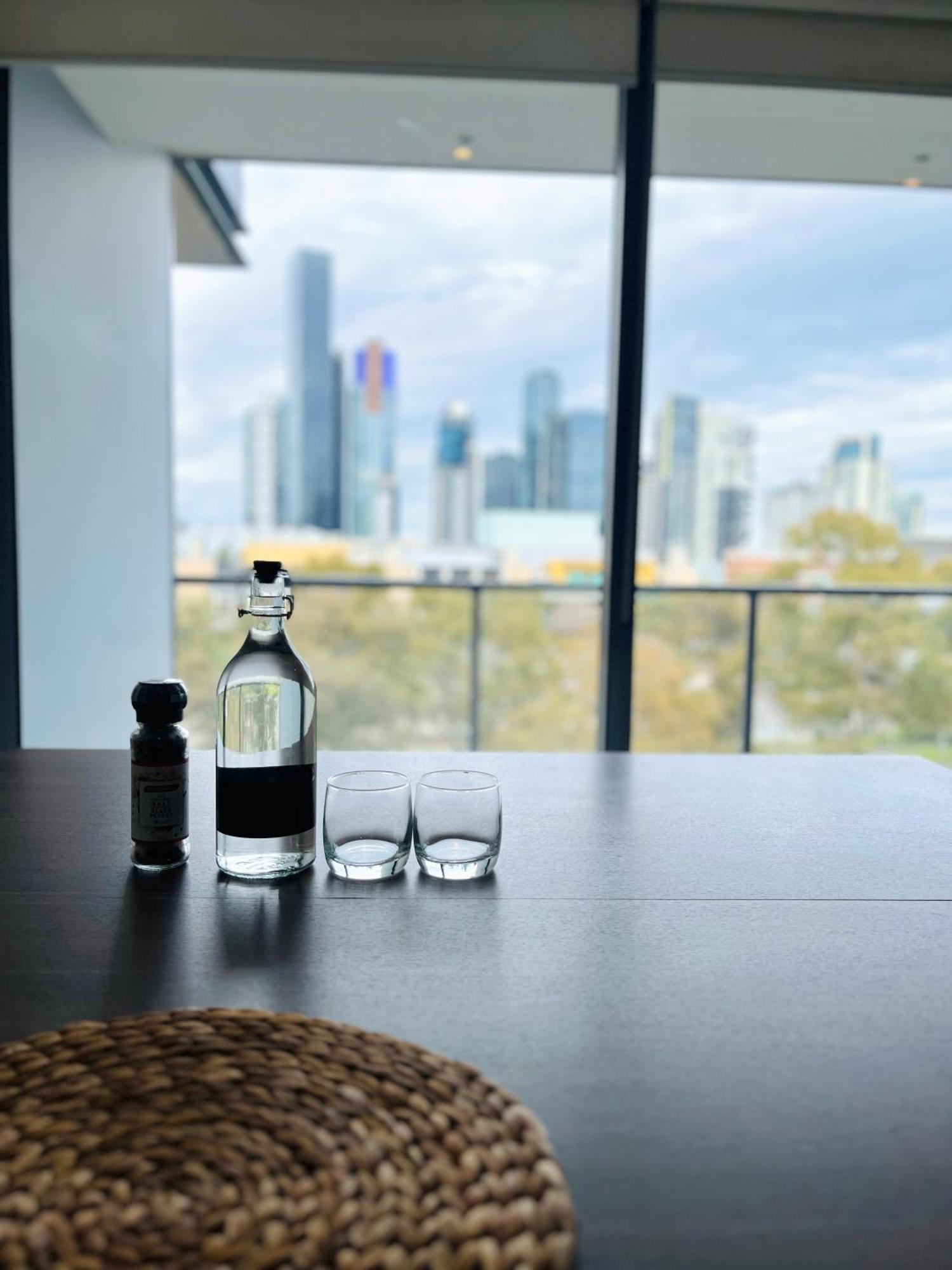 City Scape Along Yarra River *