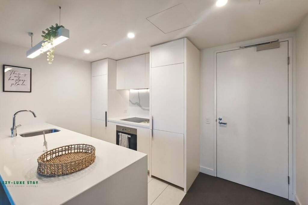Apartment Elegant In Park With Rooftop Infinity Pool On St Kilda Road, *