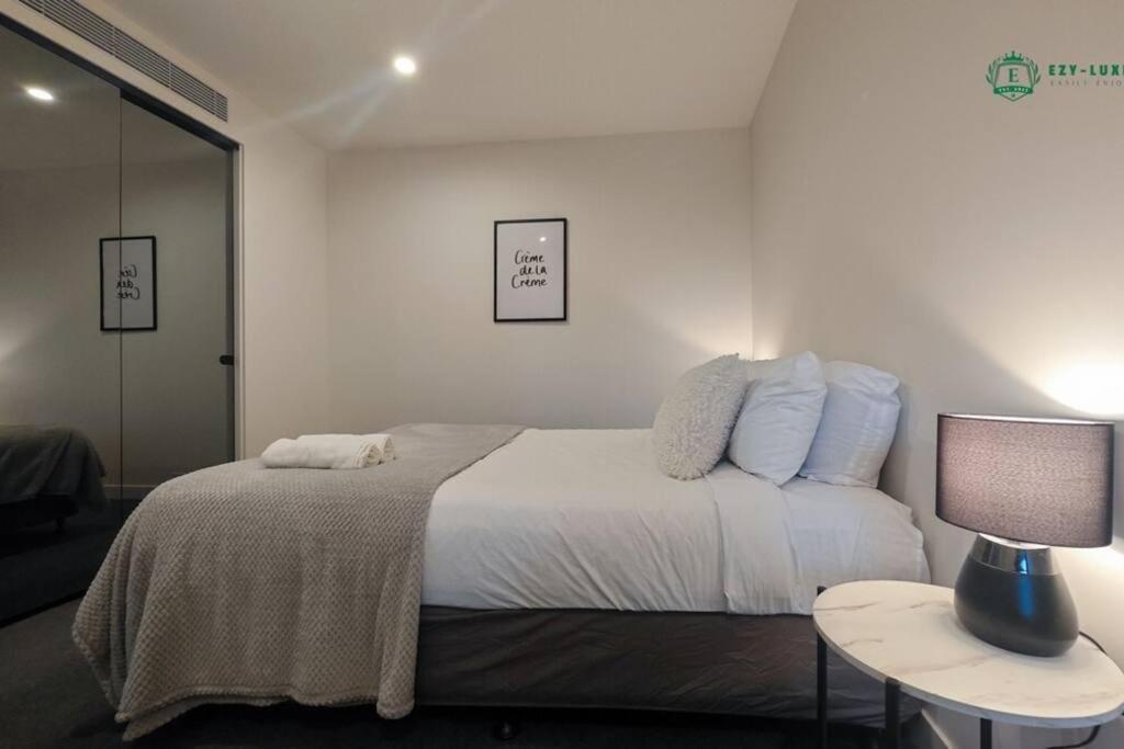 Apartment Elegant In Park With Rooftop Infinity Pool On St Kilda Road, Melbourne