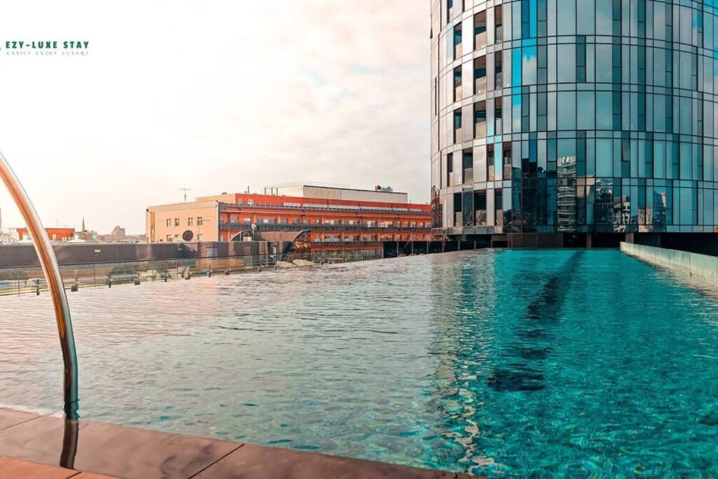 Elegant In Park With Rooftop Infinity Pool On St Kilda Road, Apartment *