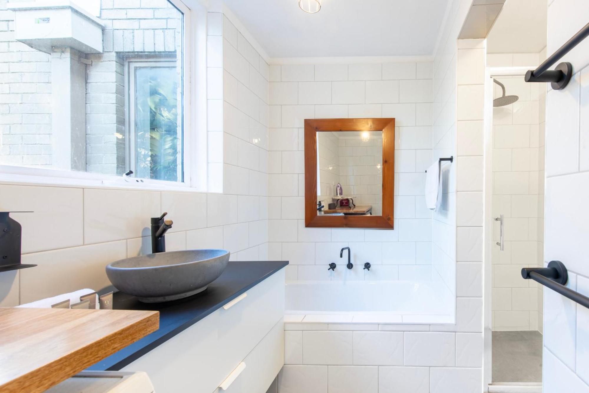 2br In Parkville Steps From Royal Park Apartment