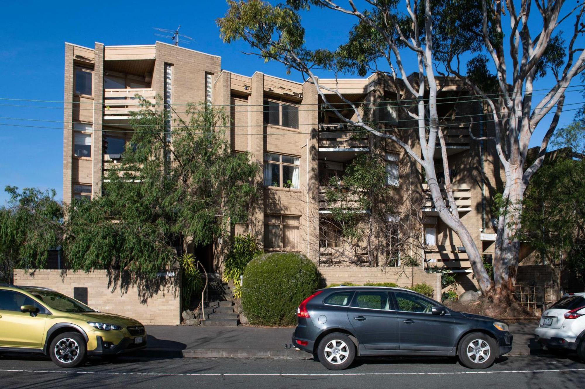 2br In Parkville Steps From Royal Park Apartment *