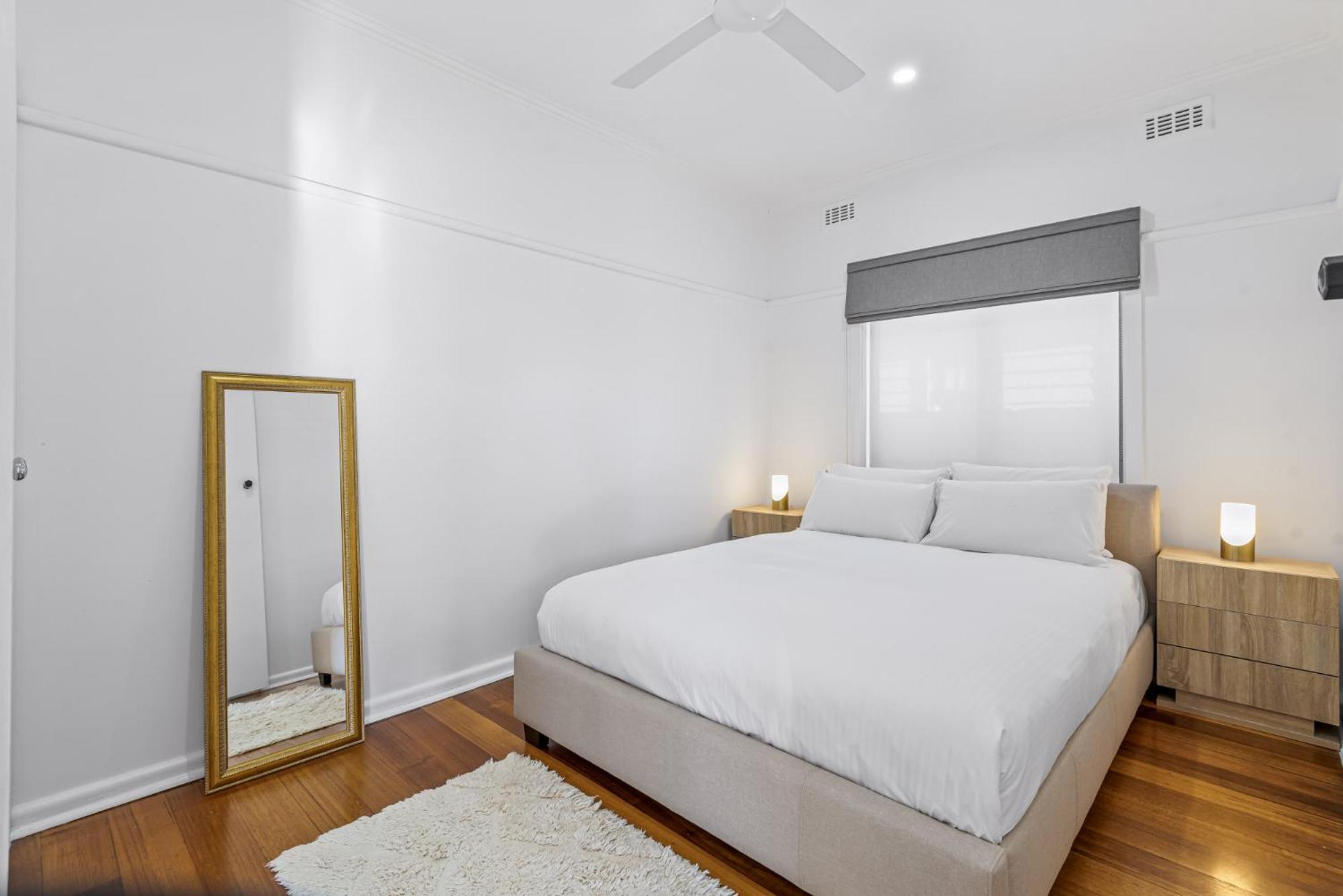 Spacious 3-bed With Outdoor Dining Near Airport Melbourne