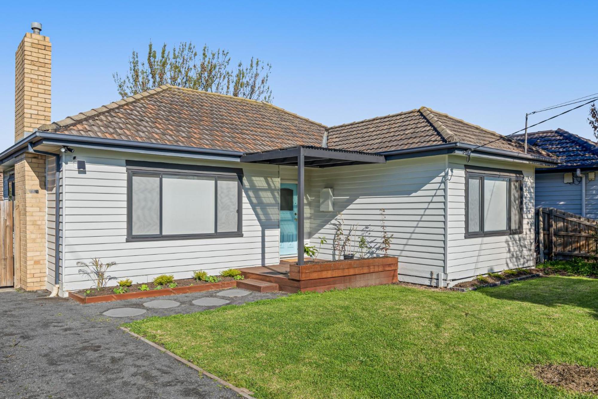 Holiday home Spacious 3-bed With Outdoor Dining Near Airport *